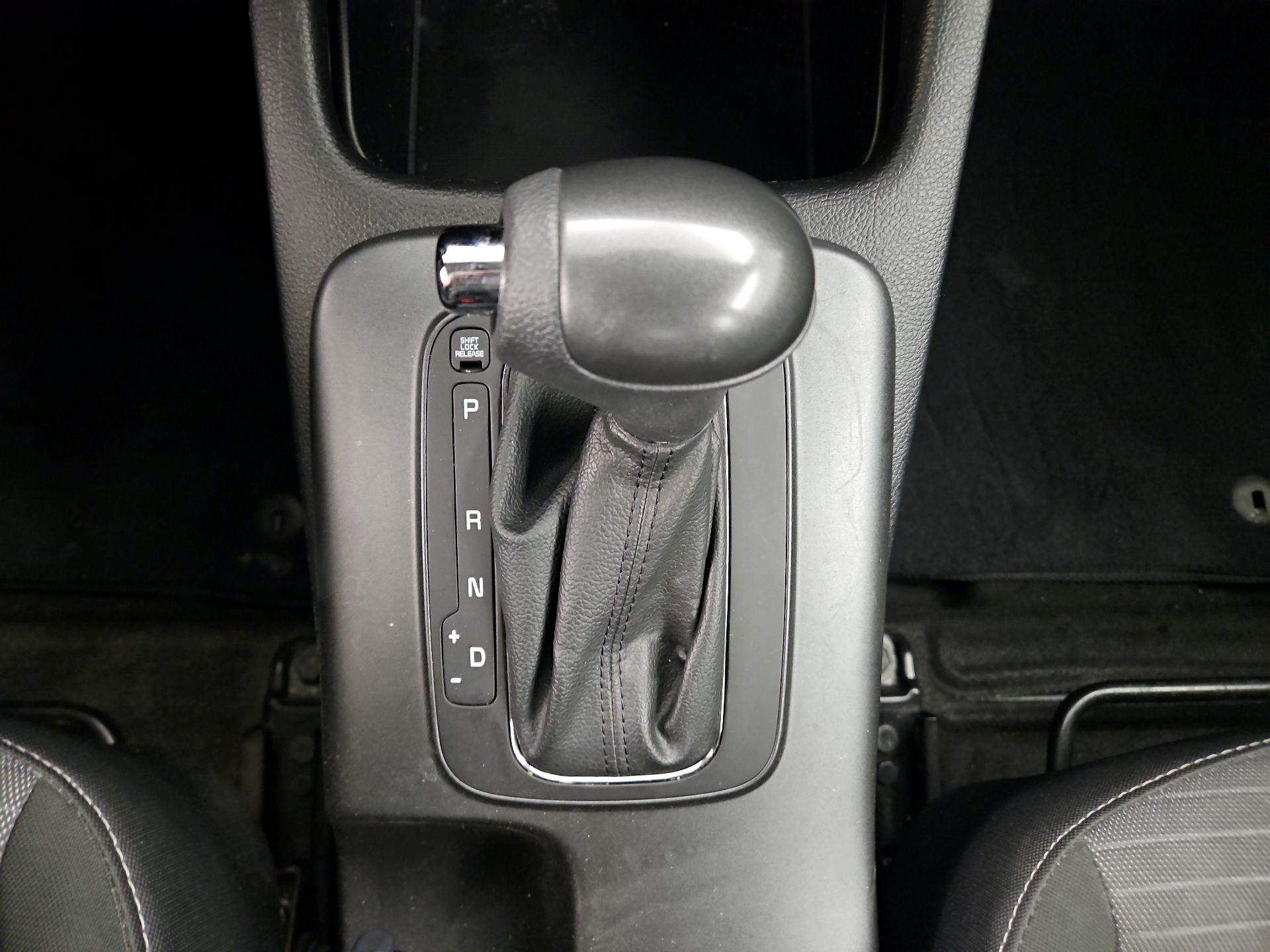 Thumbnail: 2015 Kia Forte - 16