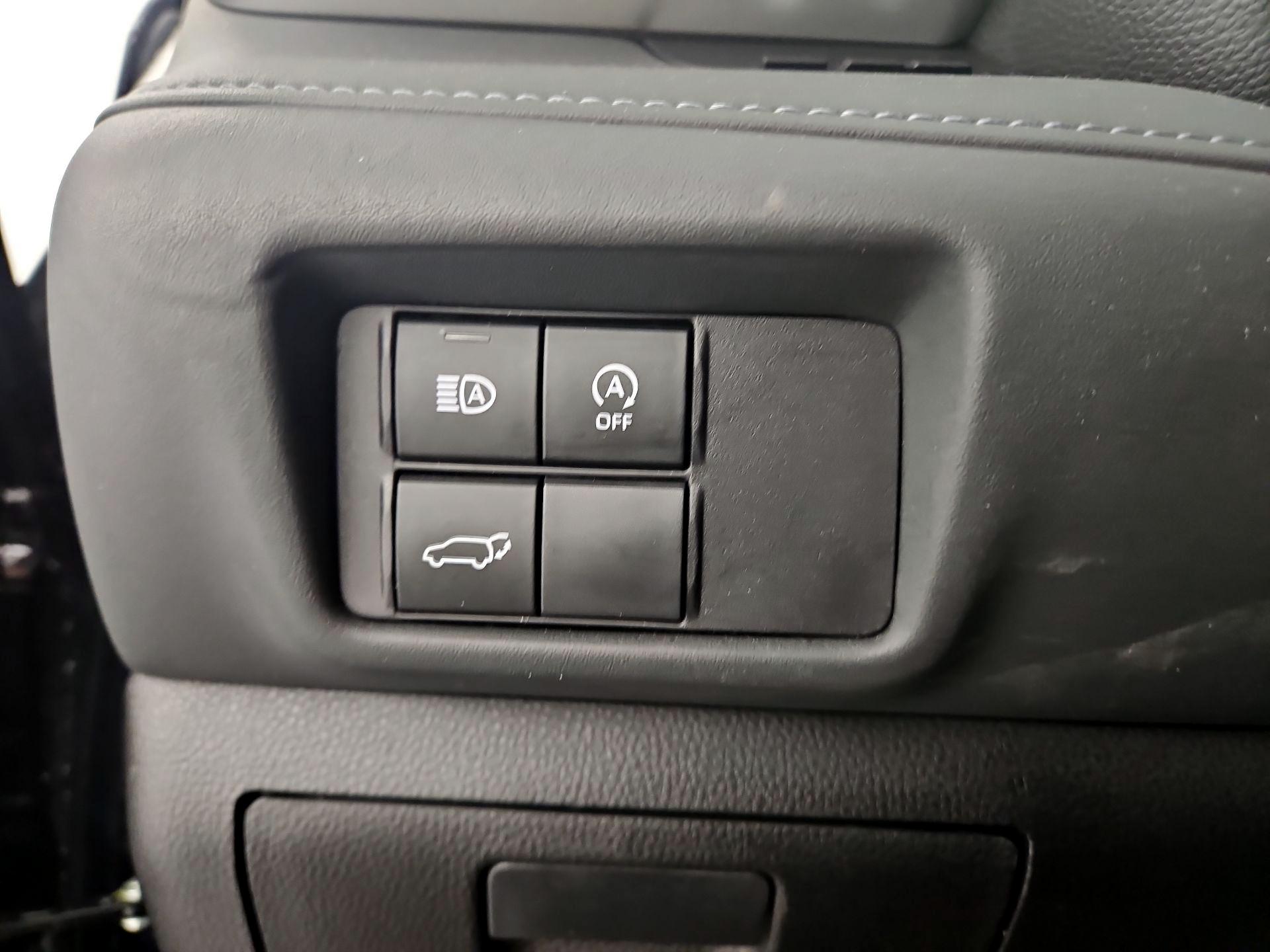 Thumbnail: 2023 Toyota Highlander - 13