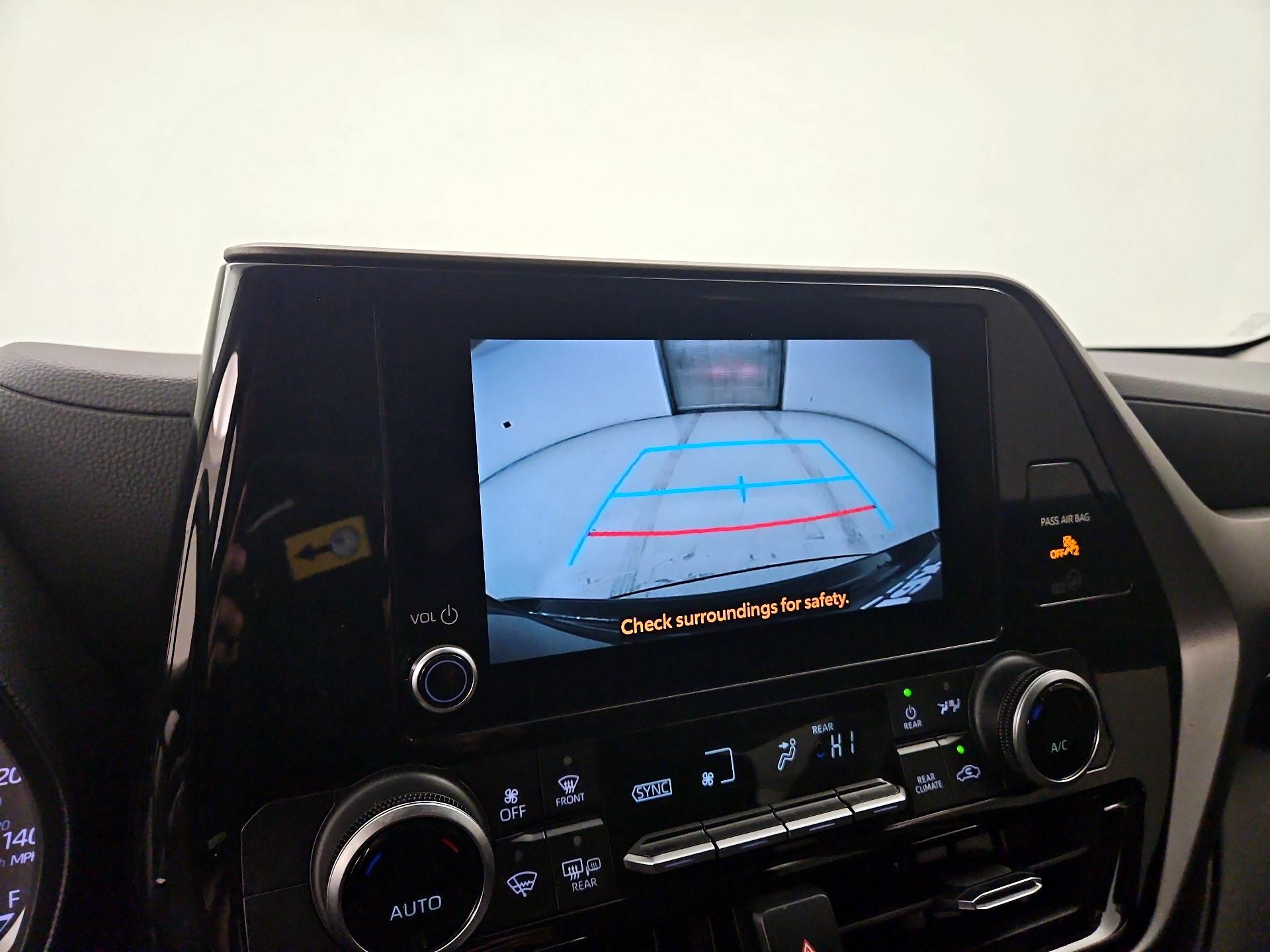 Thumbnail: 2023 Toyota Highlander - 14