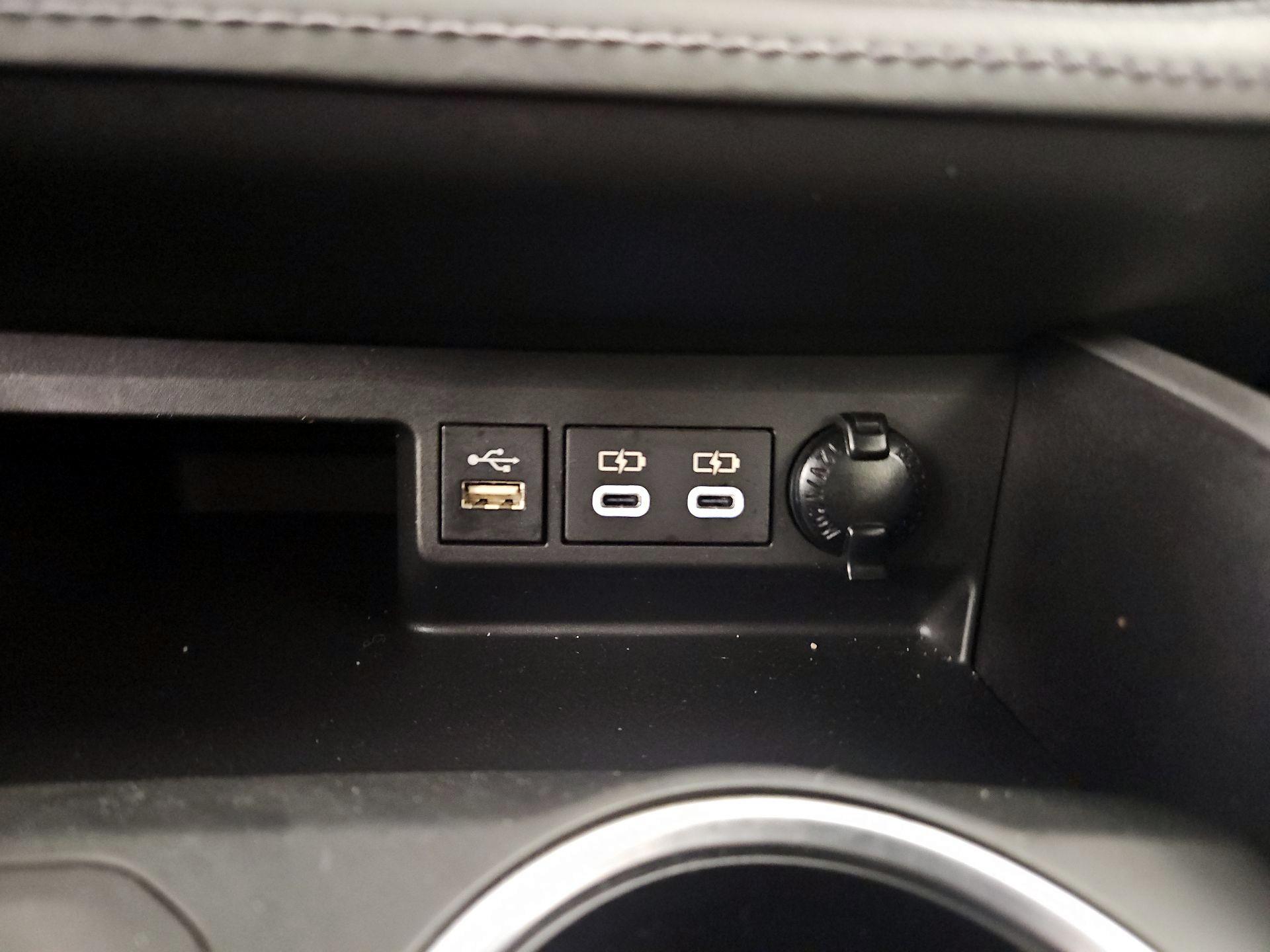 Thumbnail: 2023 Toyota Highlander - 18