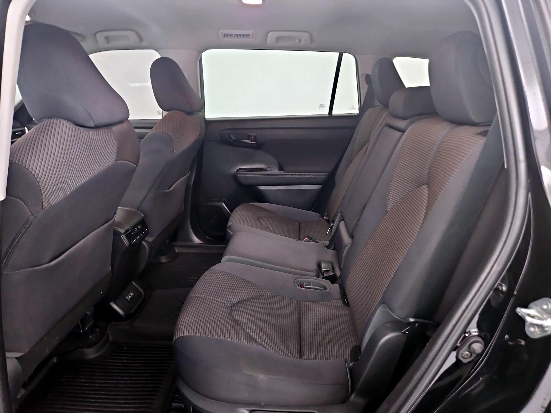 Thumbnail: 2023 Toyota Highlander - 19