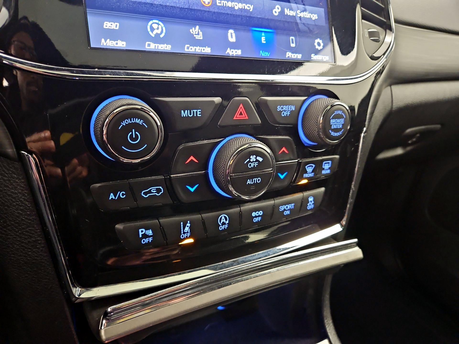 Thumbnail: 2020 Jeep Grand Cherokee - 17