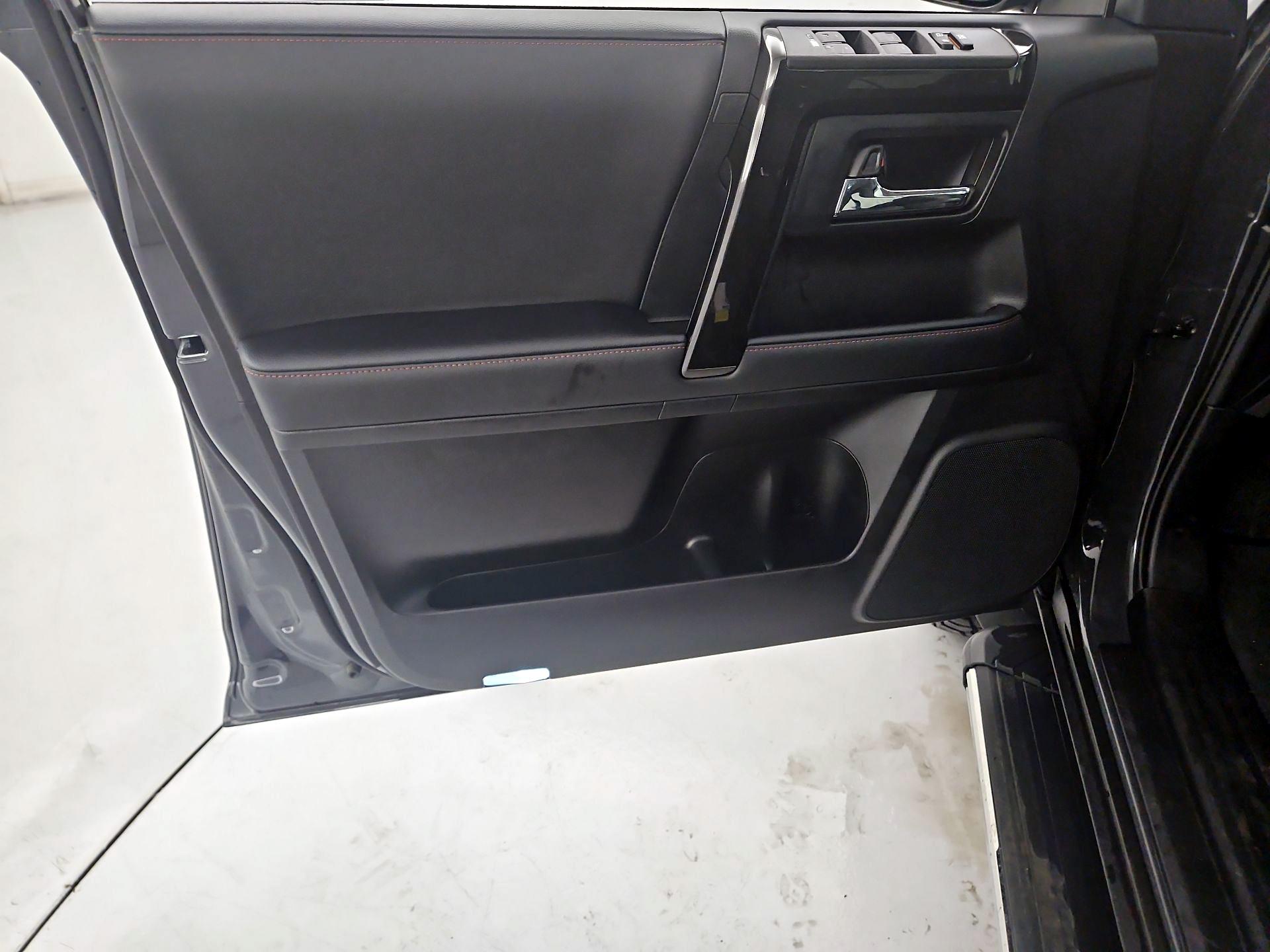 Thumbnail: 2024 Toyota 4Runner - 12