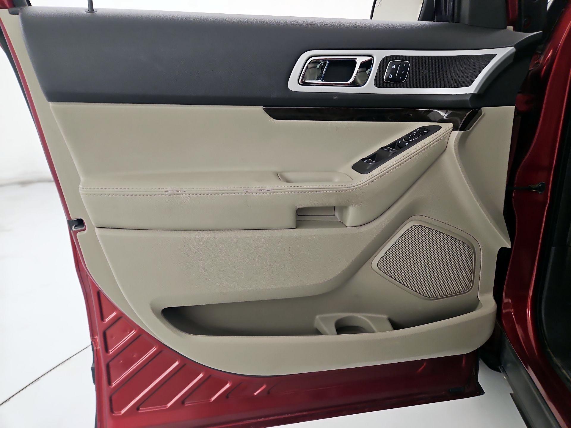 Thumbnail: 2014 Ford Explorer - 12