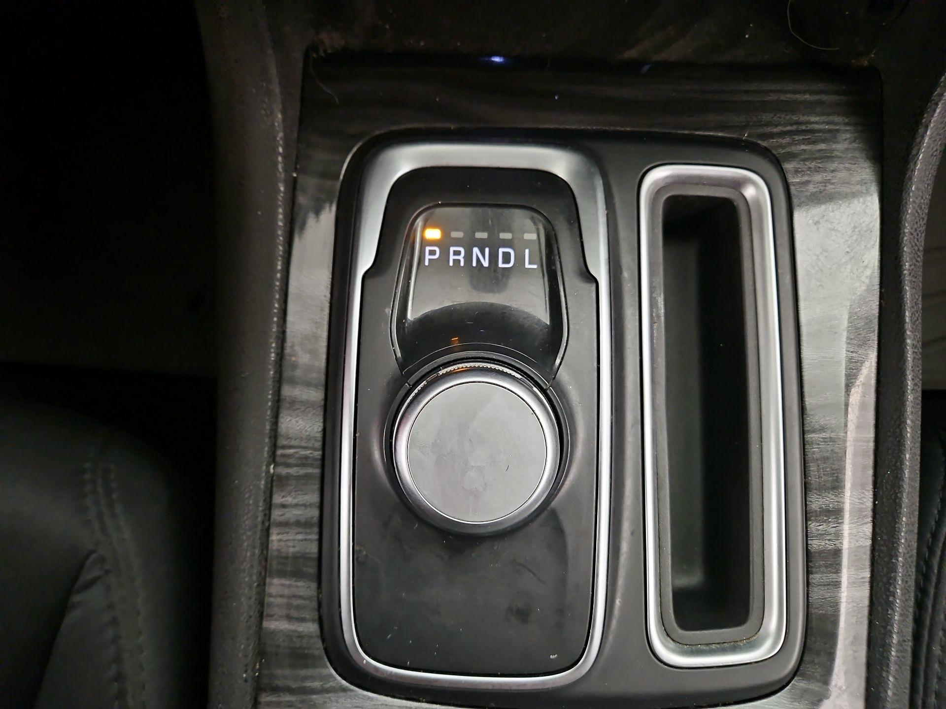 Thumbnail: 2018 Chrysler 300 - 17