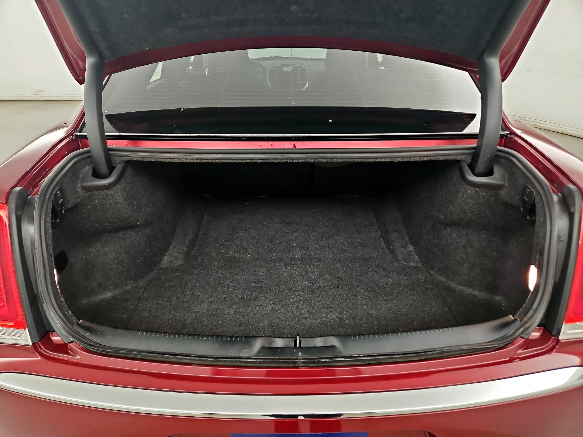 Thumbnail: 2018 Chrysler 300 - 20