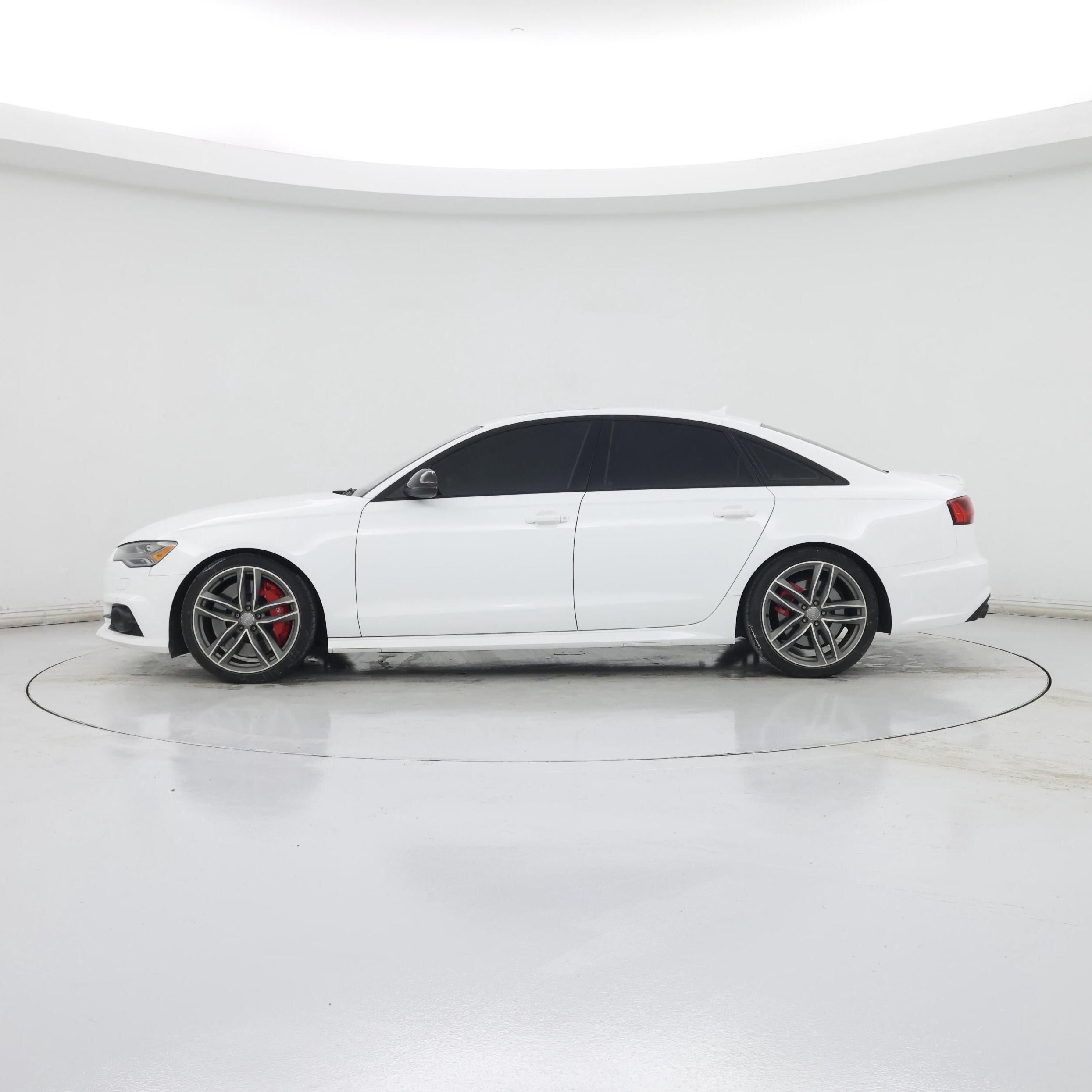 Thumbnail: 2017 Audi S6 - 3