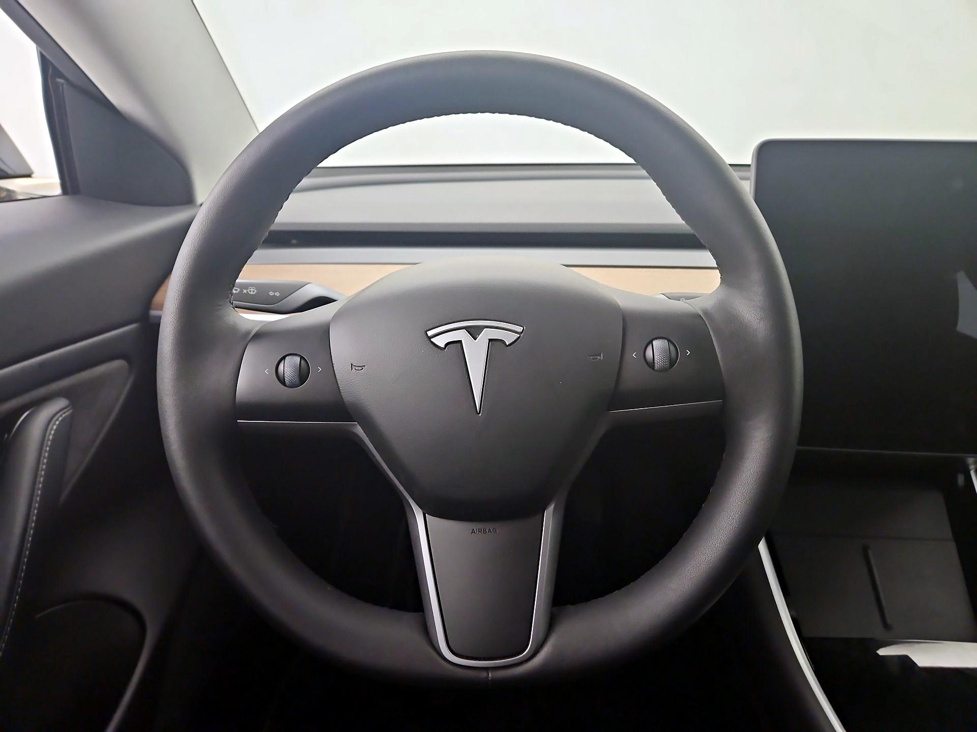 Thumbnail: 2020 Tesla Model 3 - 10