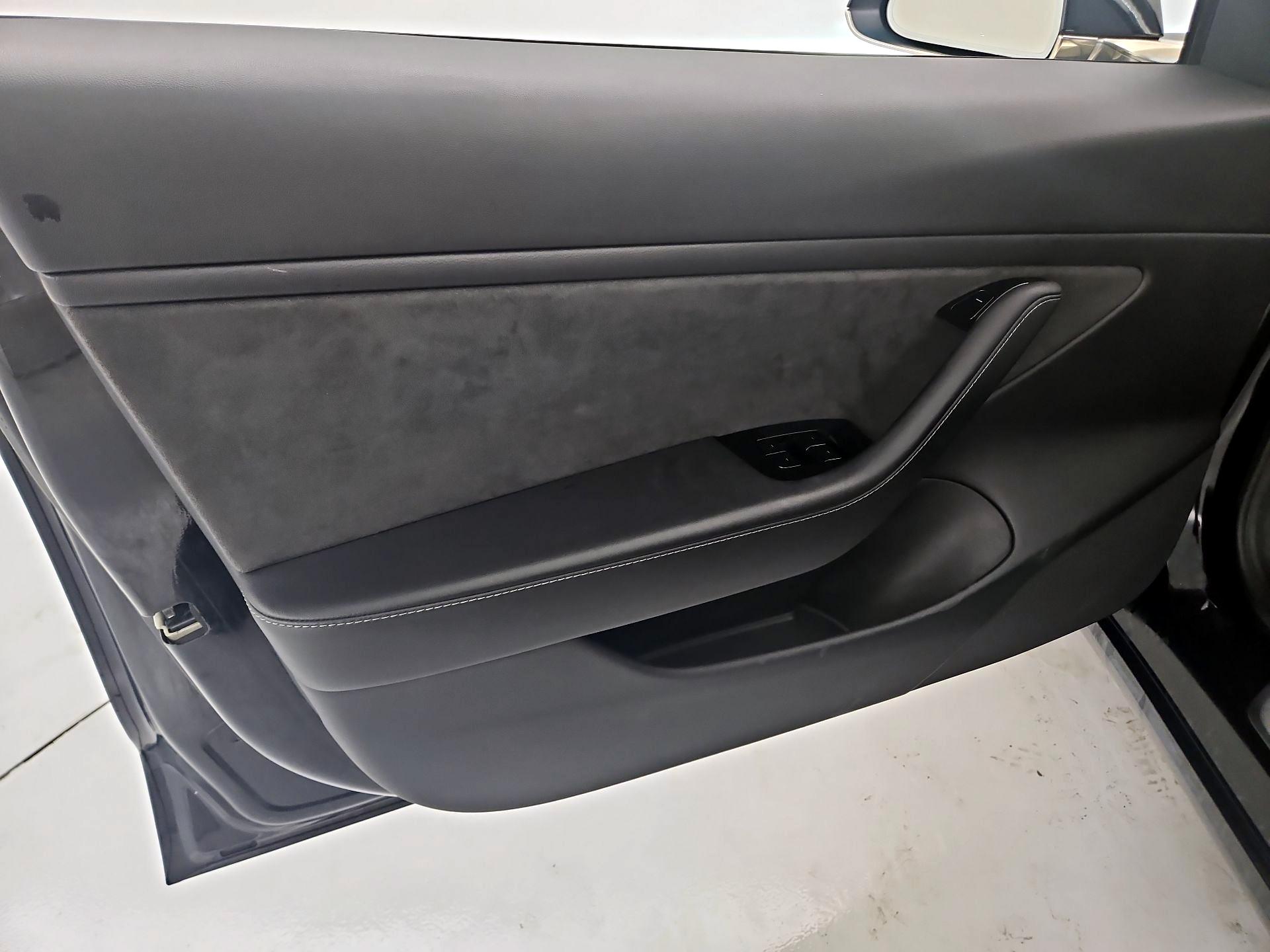 Thumbnail: 2020 Tesla Model 3 - 12