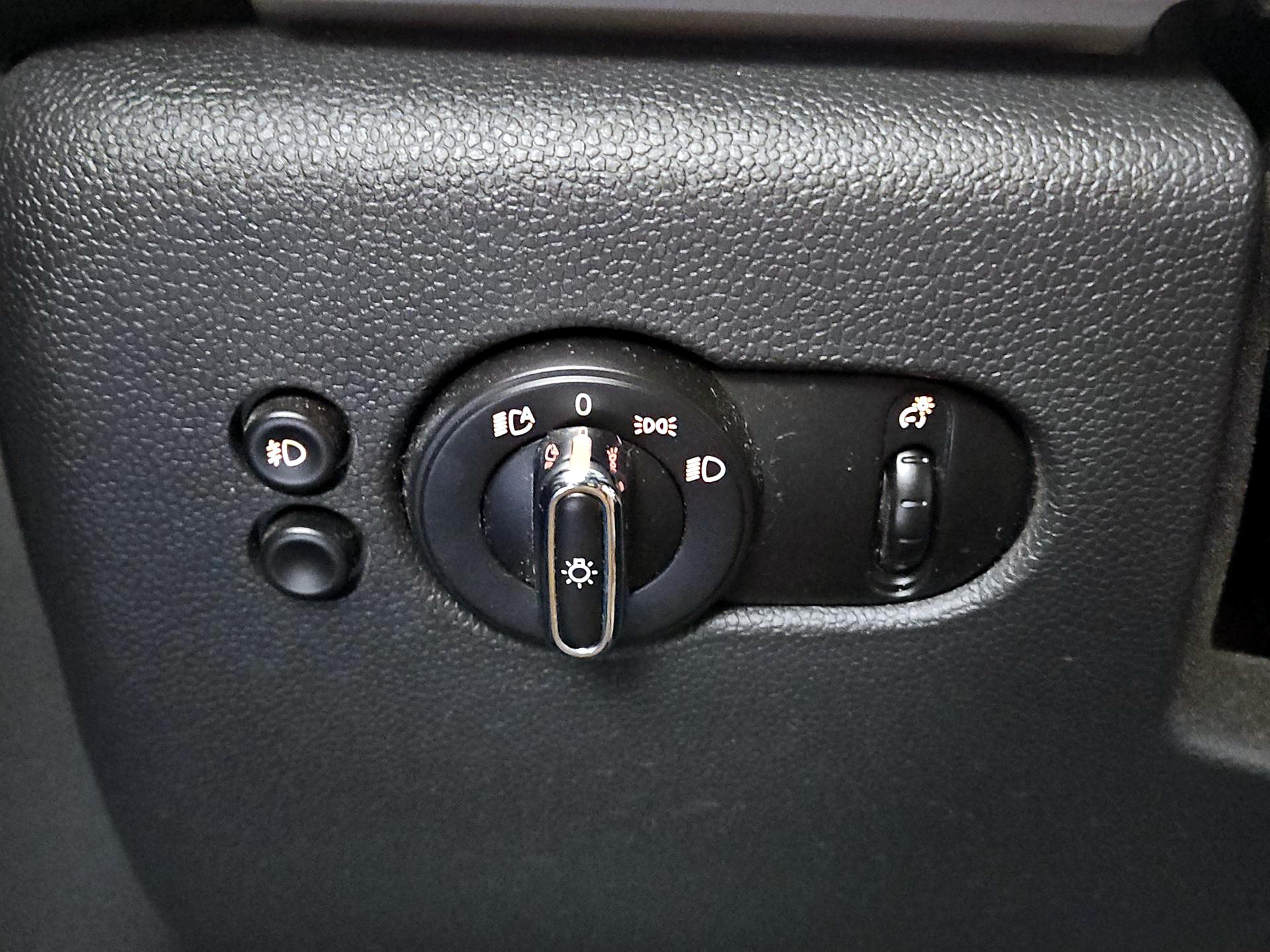 Thumbnail: 2019 MINI Cooper - 13