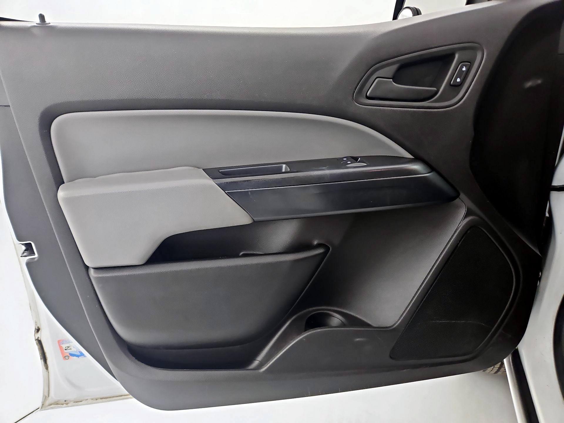 Thumbnail: 2016 Chevrolet Colorado - 12