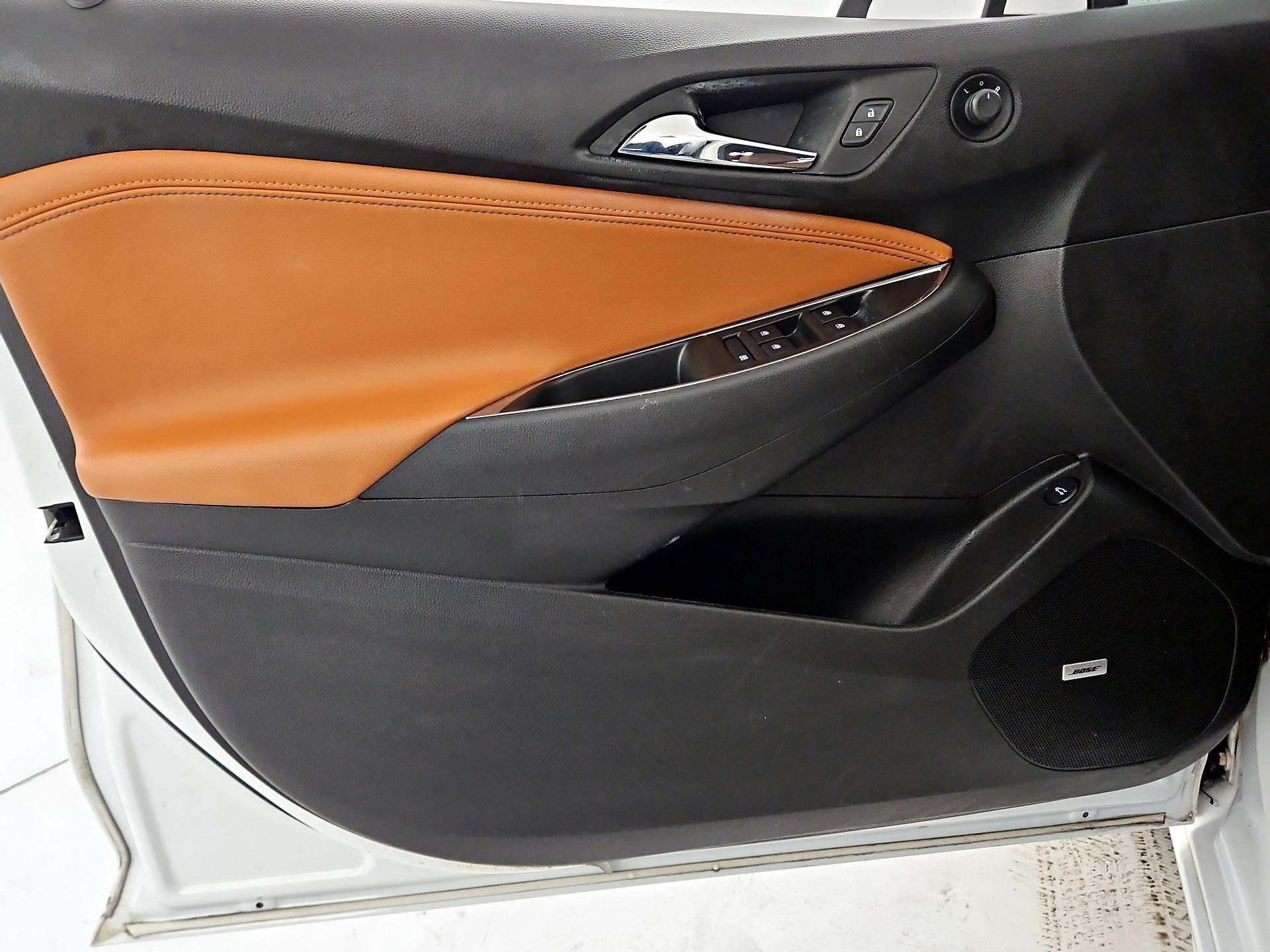 Thumbnail: 2017 Chevrolet Cruze - 12