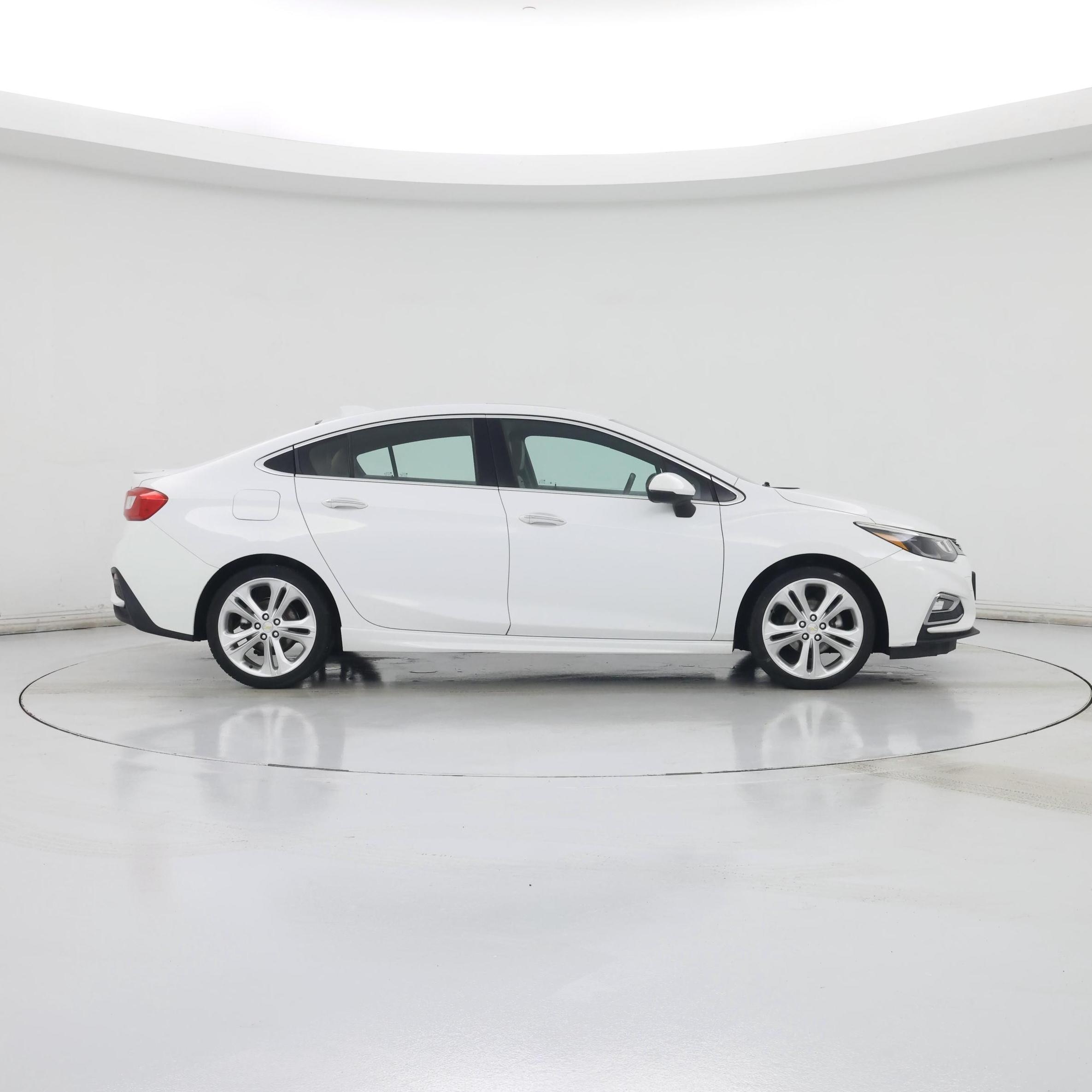Thumbnail: 2017 Chevrolet Cruze - 7
