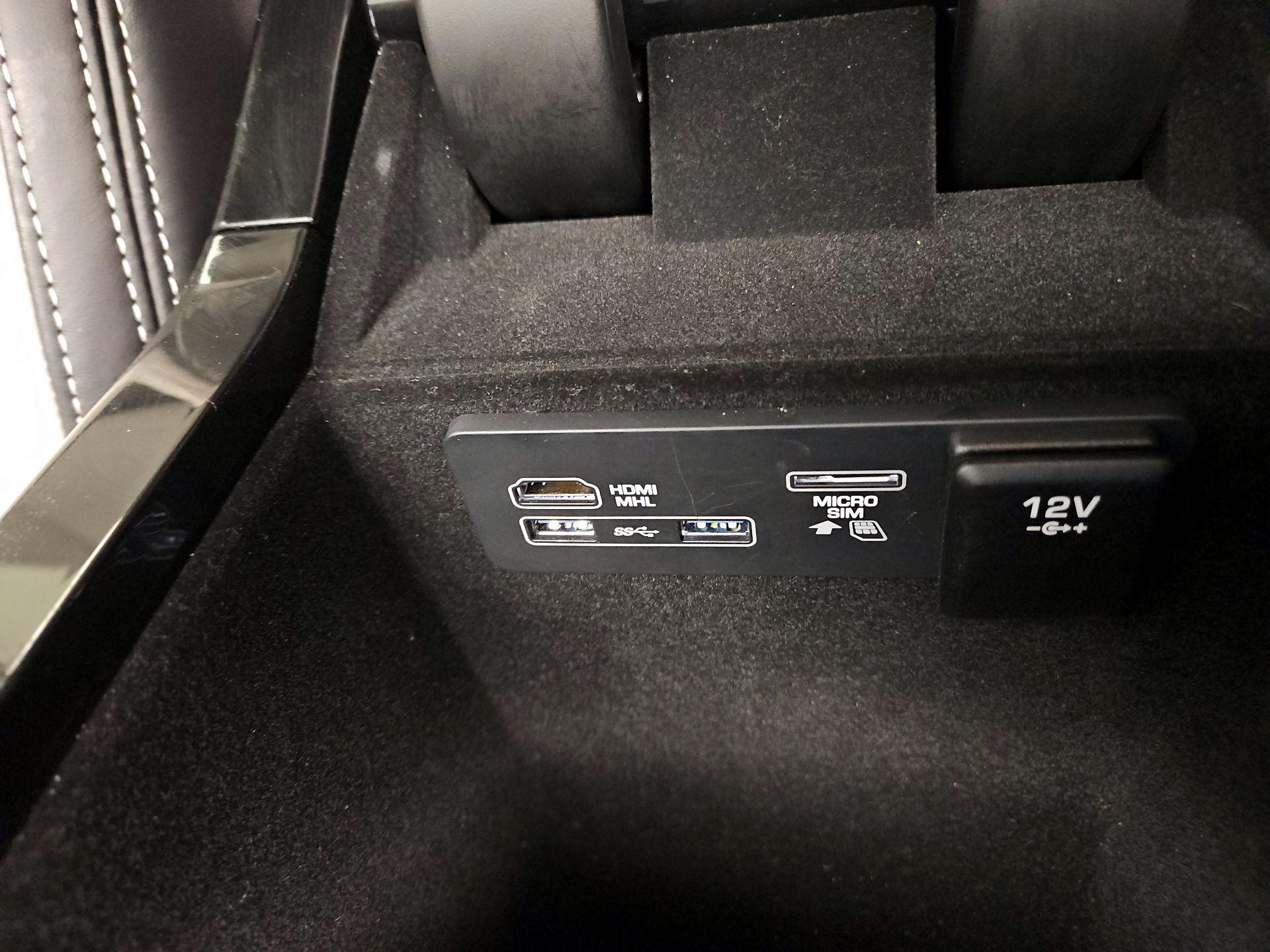 Thumbnail: 2018 Land Rover Range Rover Velar - 18