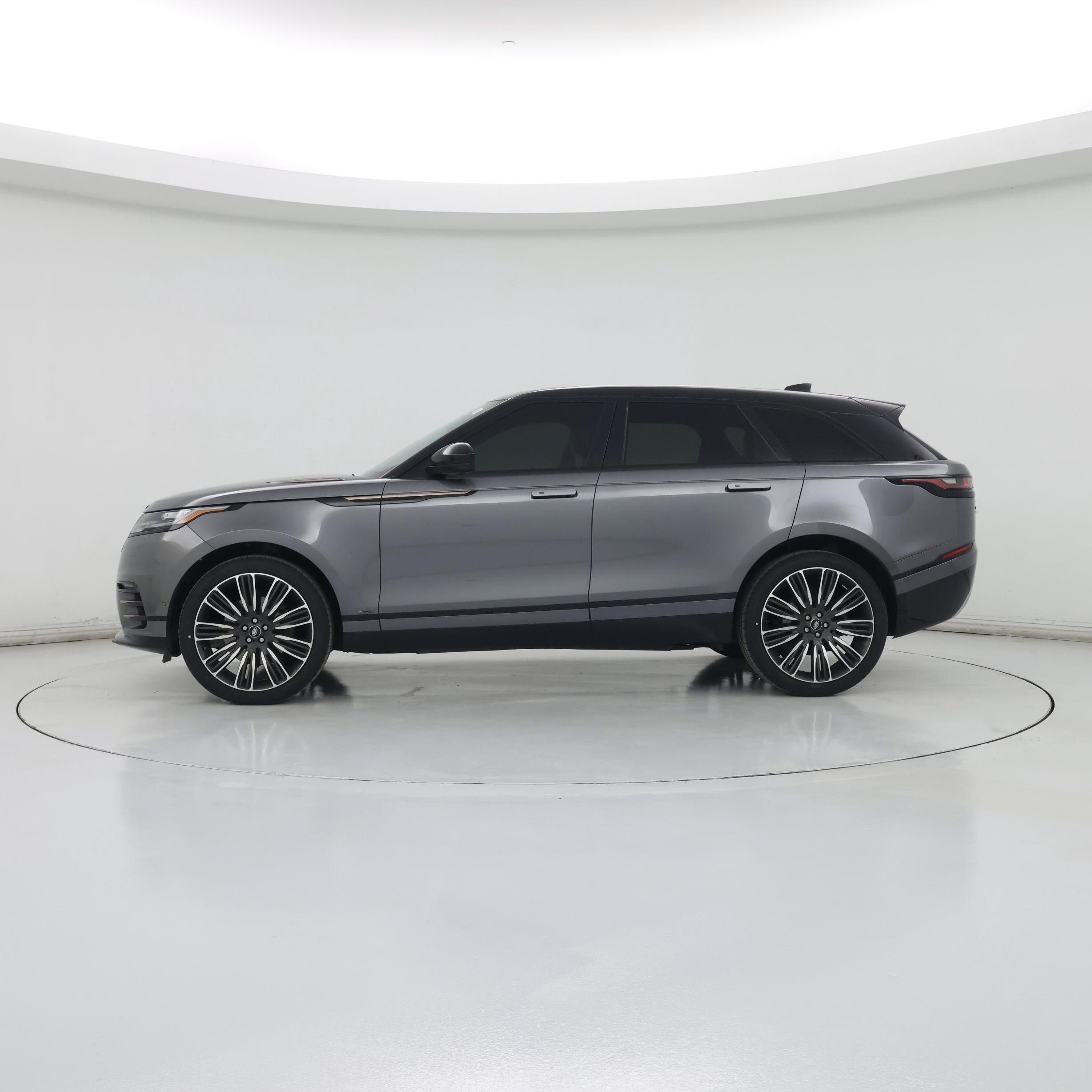 Thumbnail: 2018 Land Rover Range Rover Velar - 3