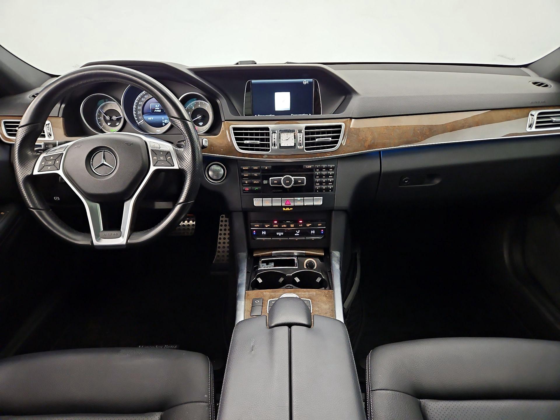 Thumbnail: 2015 Mercedes-Benz E-Class - 9