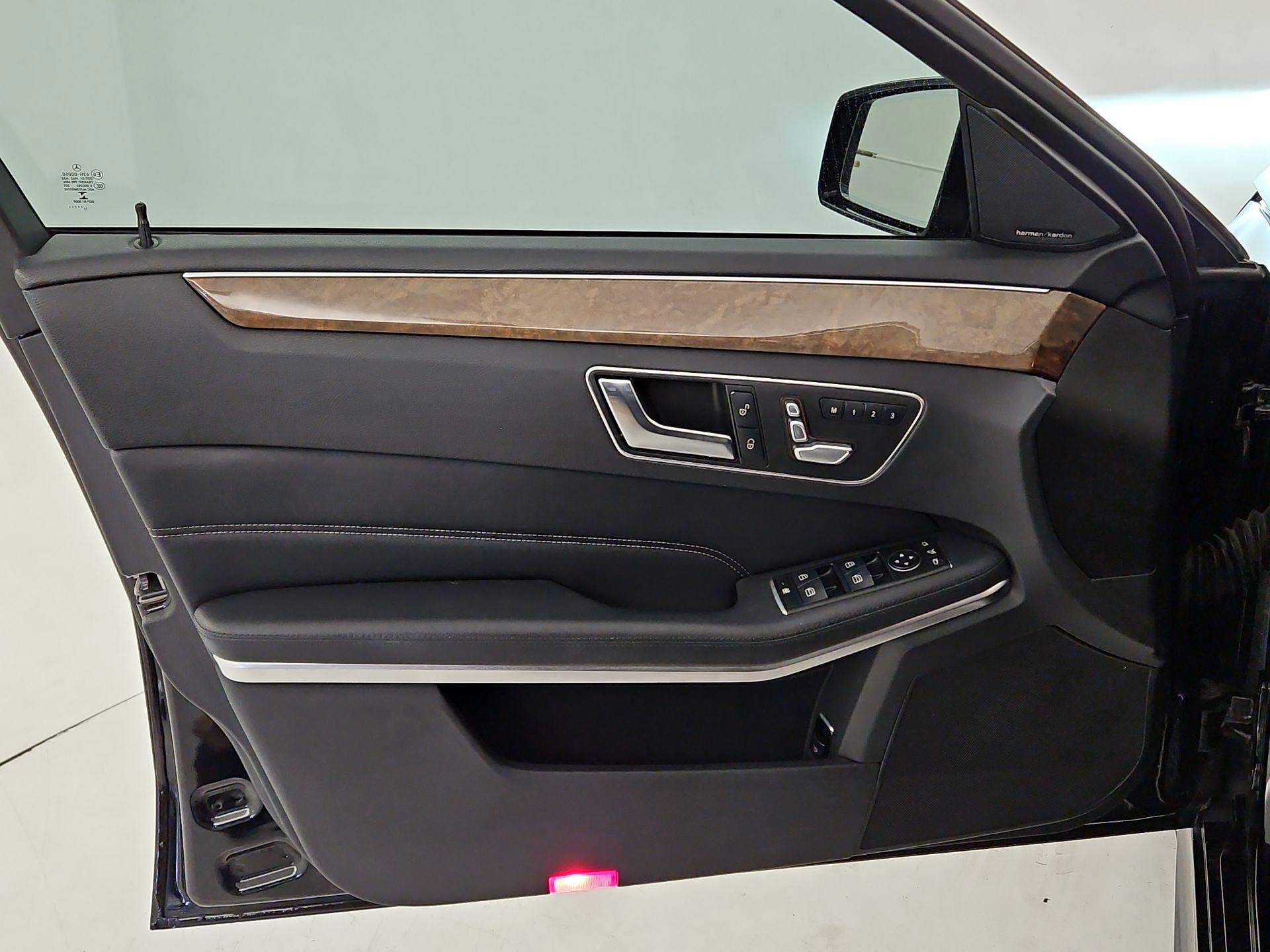 Thumbnail: 2015 Mercedes-Benz E-Class - 12