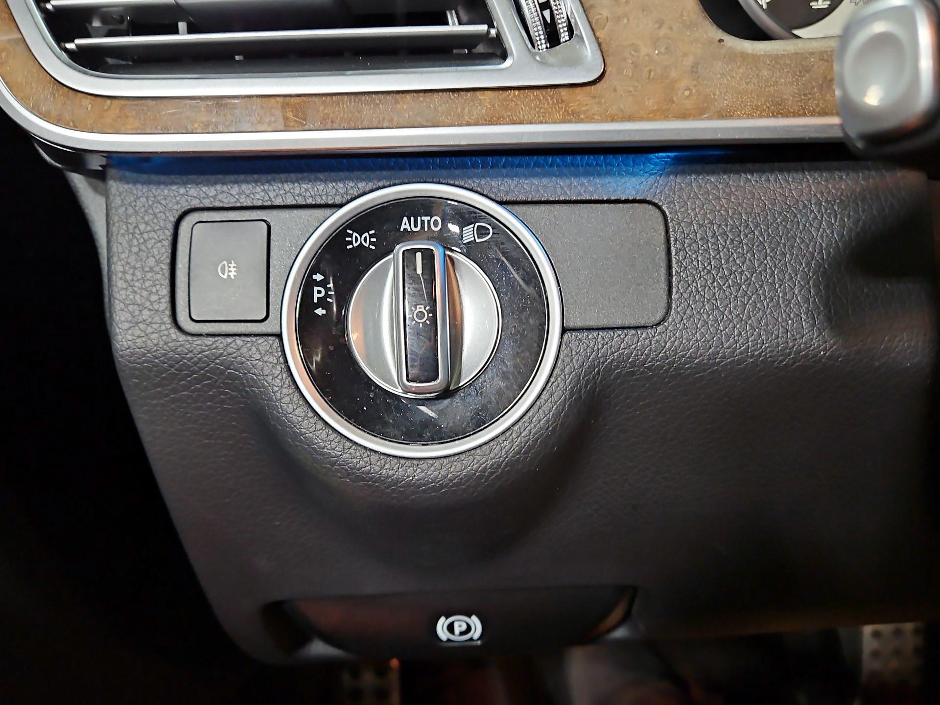 Thumbnail: 2015 Mercedes-Benz E-Class - 13