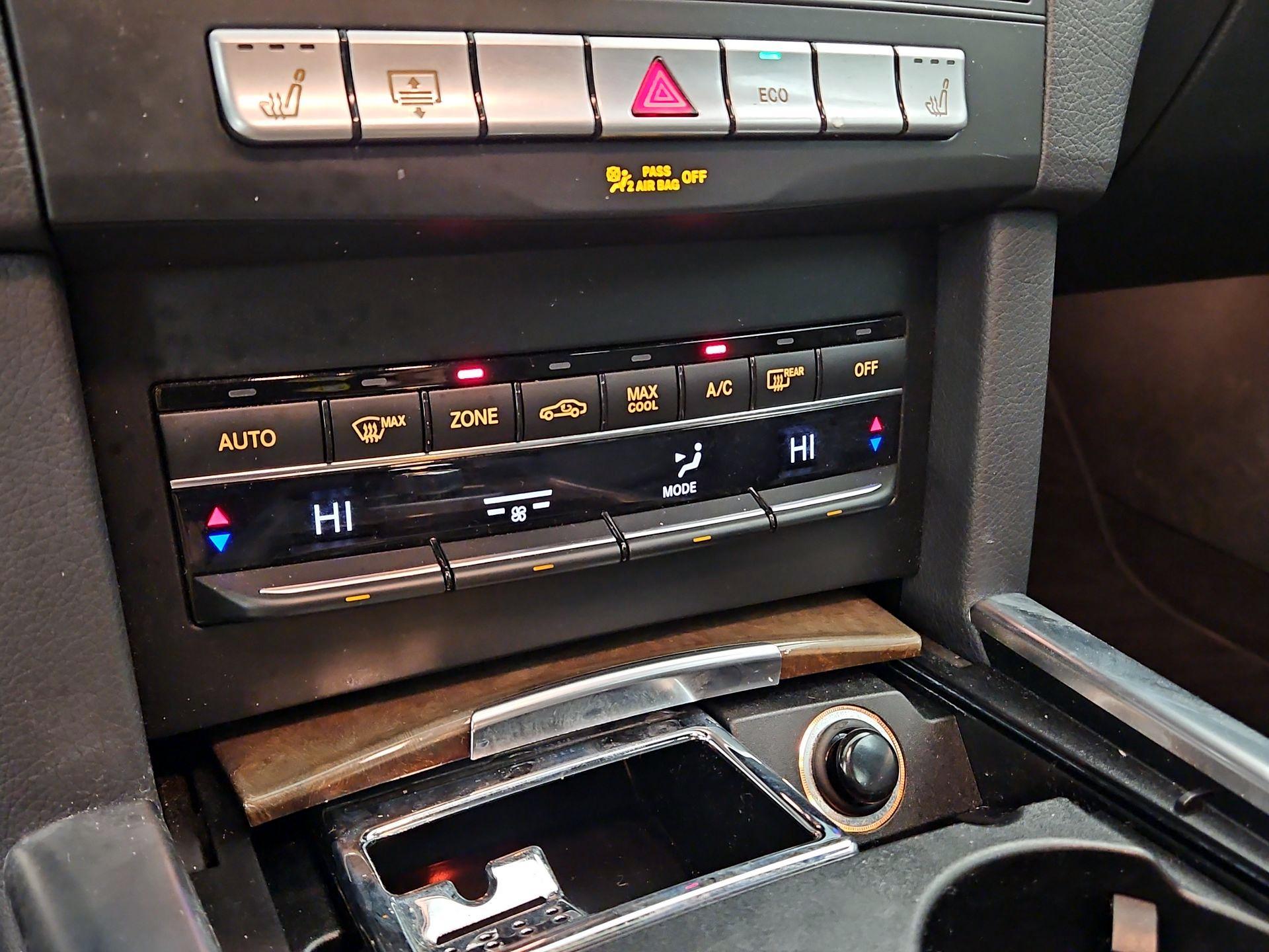 Thumbnail: 2015 Mercedes-Benz E-Class - 17