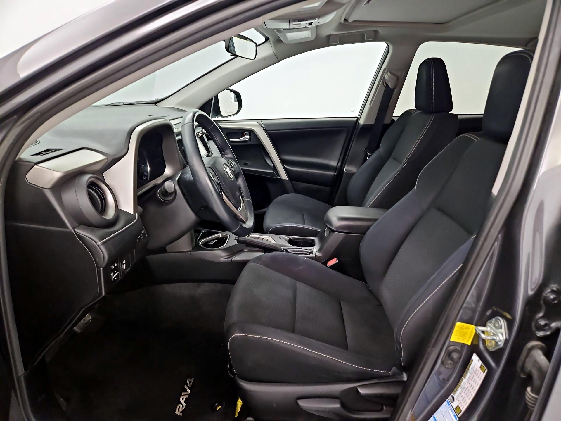 Thumbnail: 2016 Toyota RAV4 - 11