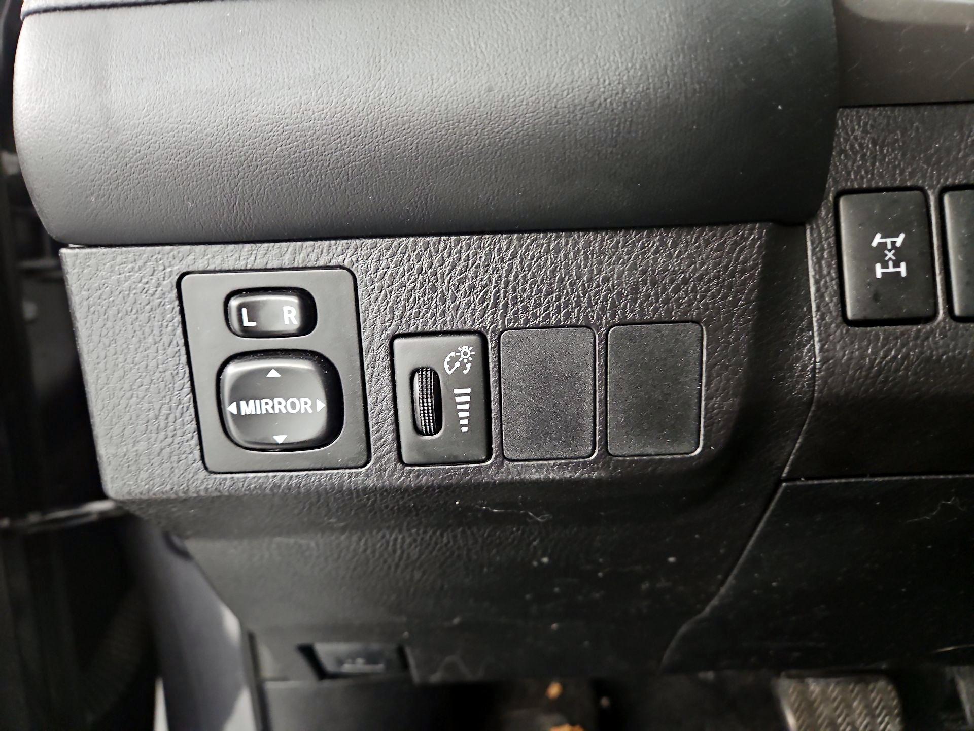 Thumbnail: 2016 Toyota RAV4 - 13