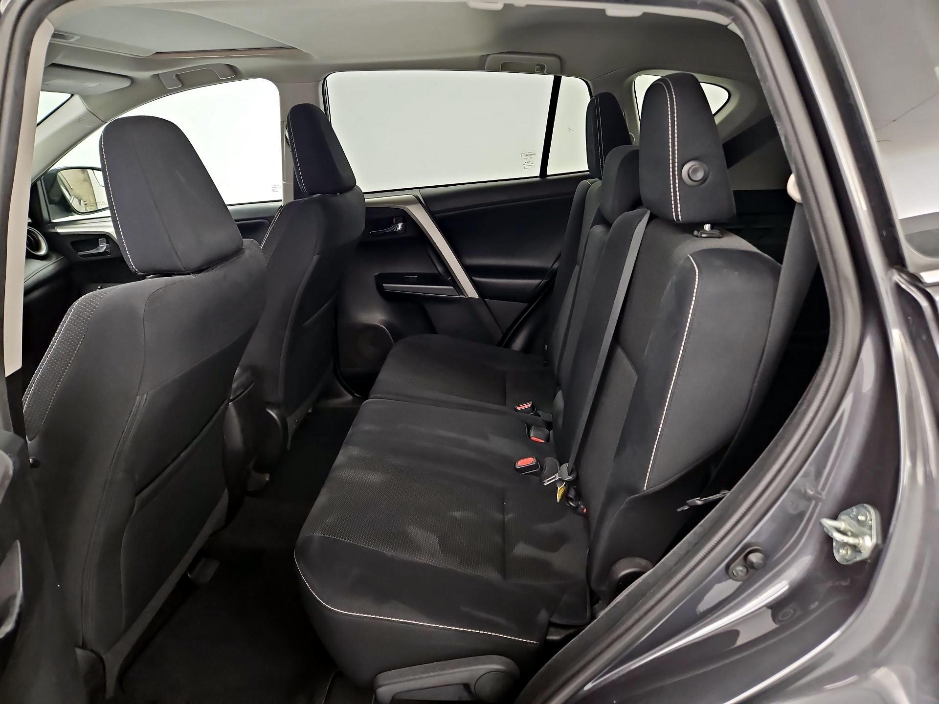 Thumbnail: 2016 Toyota RAV4 - 20