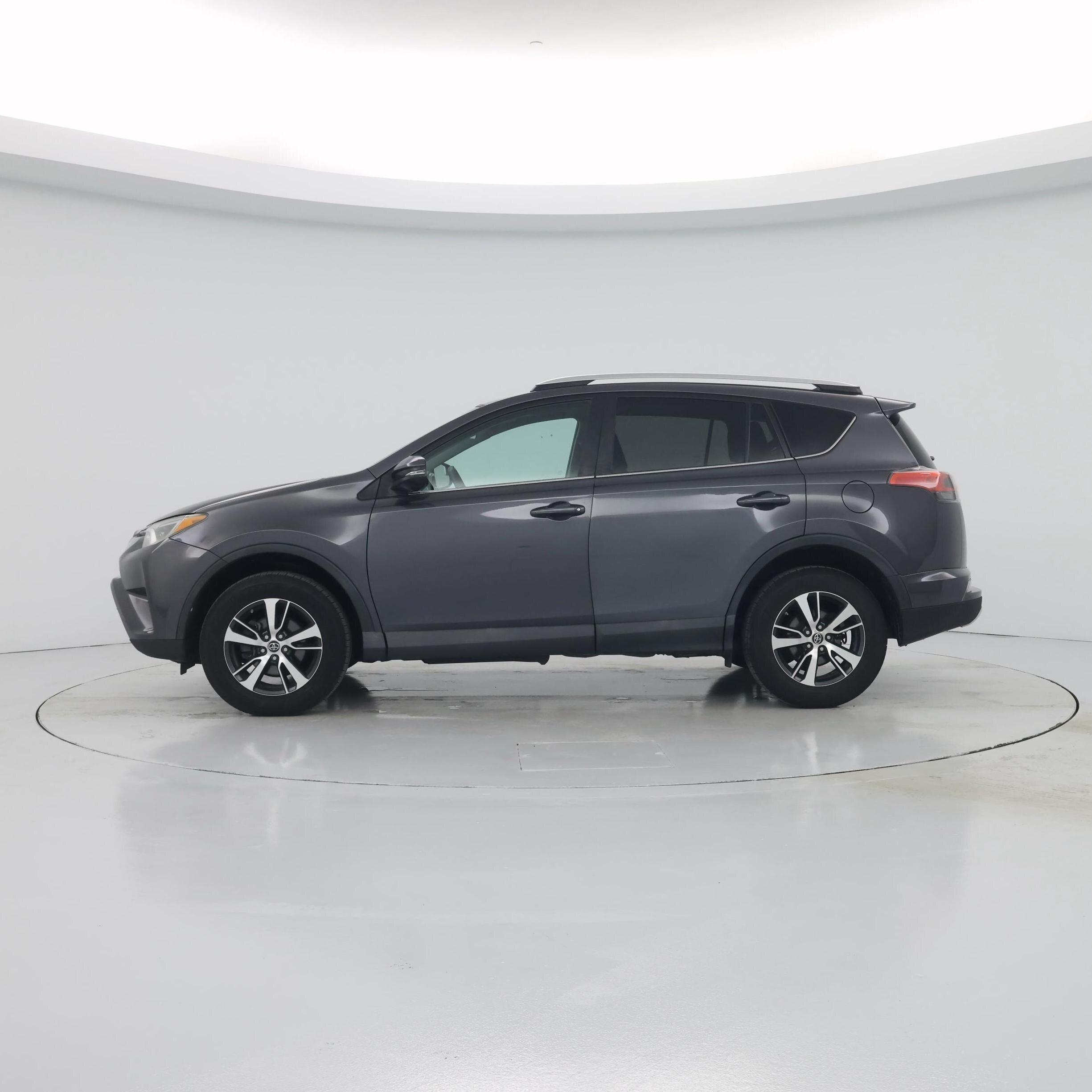 Thumbnail: 2016 Toyota RAV4 - 3