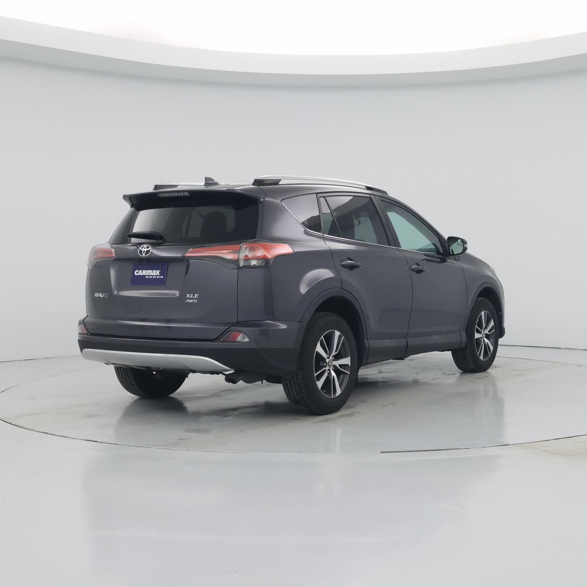 Thumbnail: 2016 Toyota RAV4 - 8