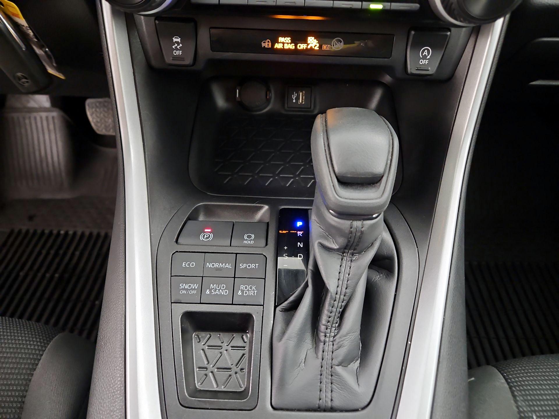 Thumbnail: 2024 Toyota RAV4 - 17