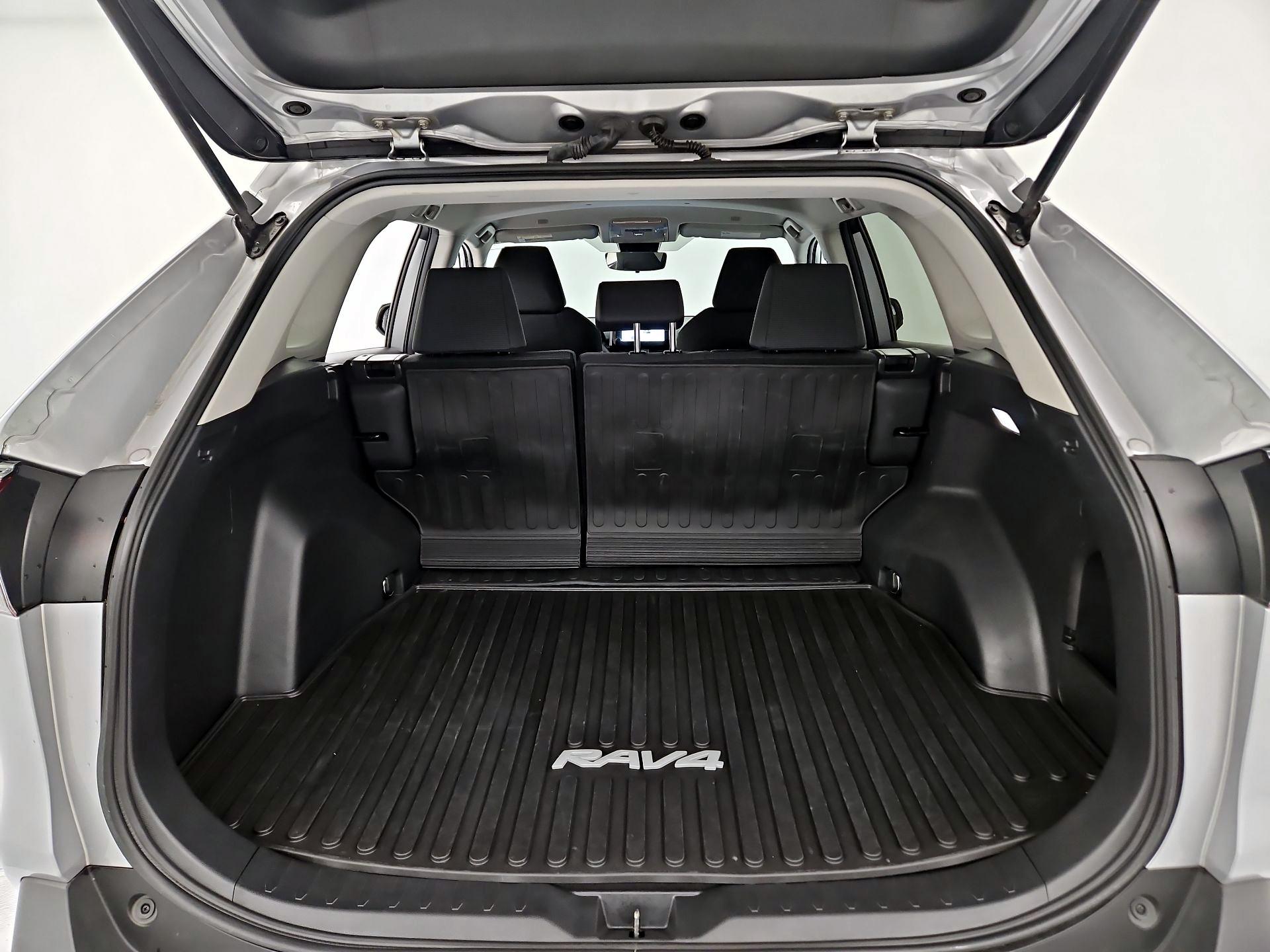 Thumbnail: 2024 Toyota RAV4 - 20