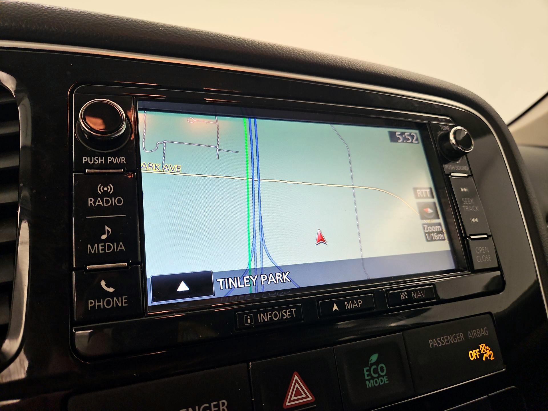 Thumbnail: 2016 Mitsubishi Outlander - 14