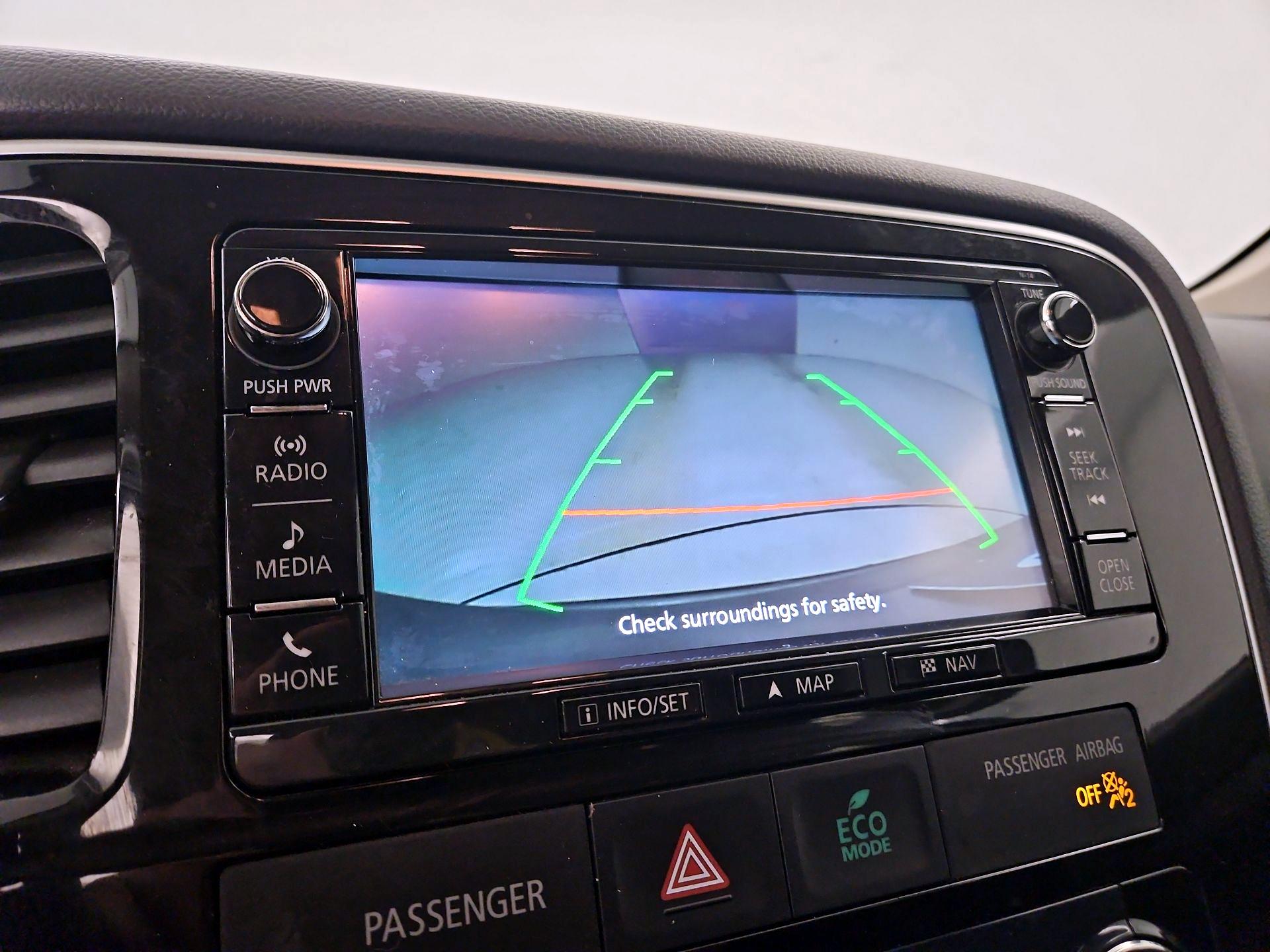 Thumbnail: 2016 Mitsubishi Outlander - 15