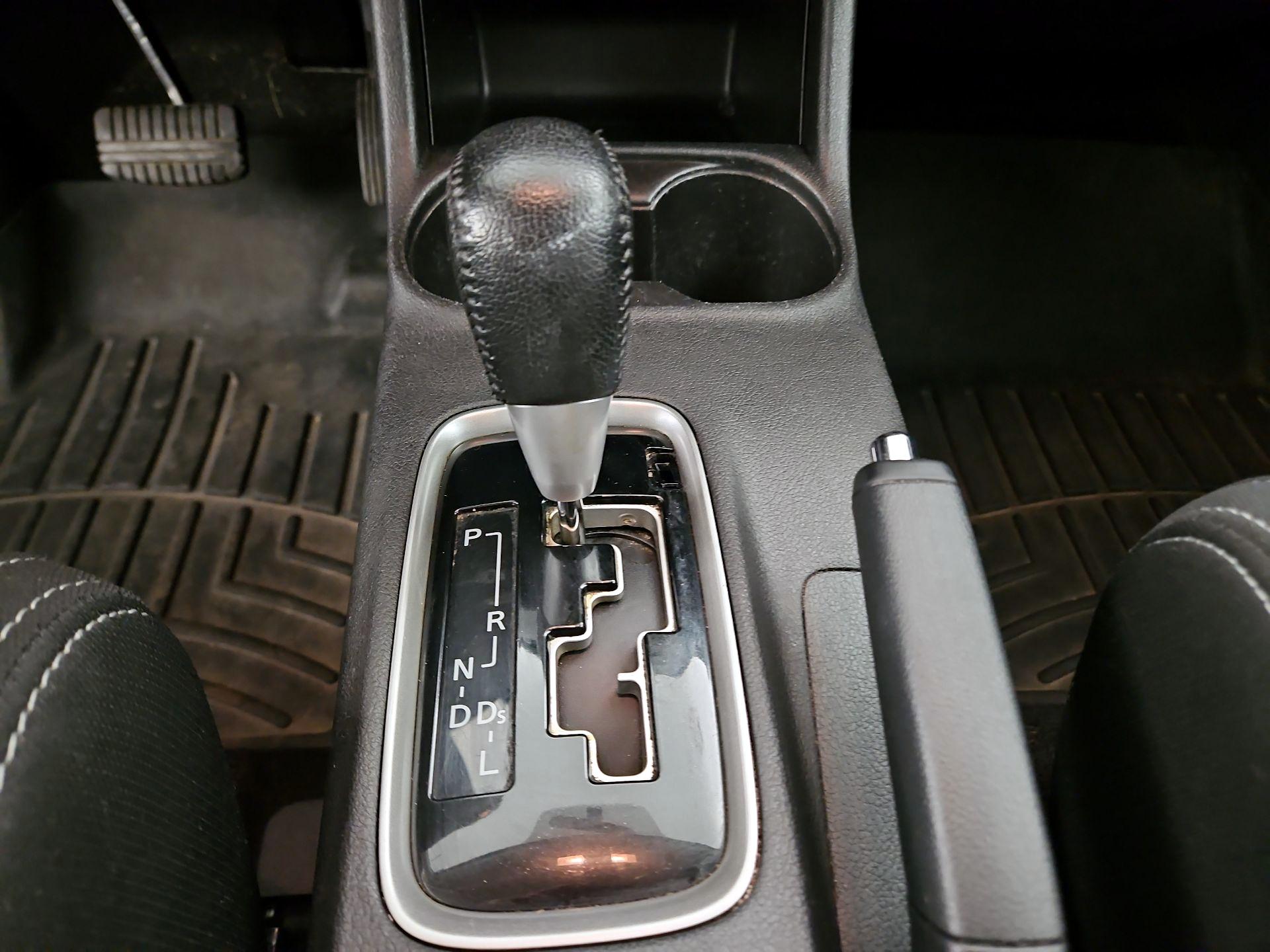 Thumbnail: 2016 Mitsubishi Outlander - 18