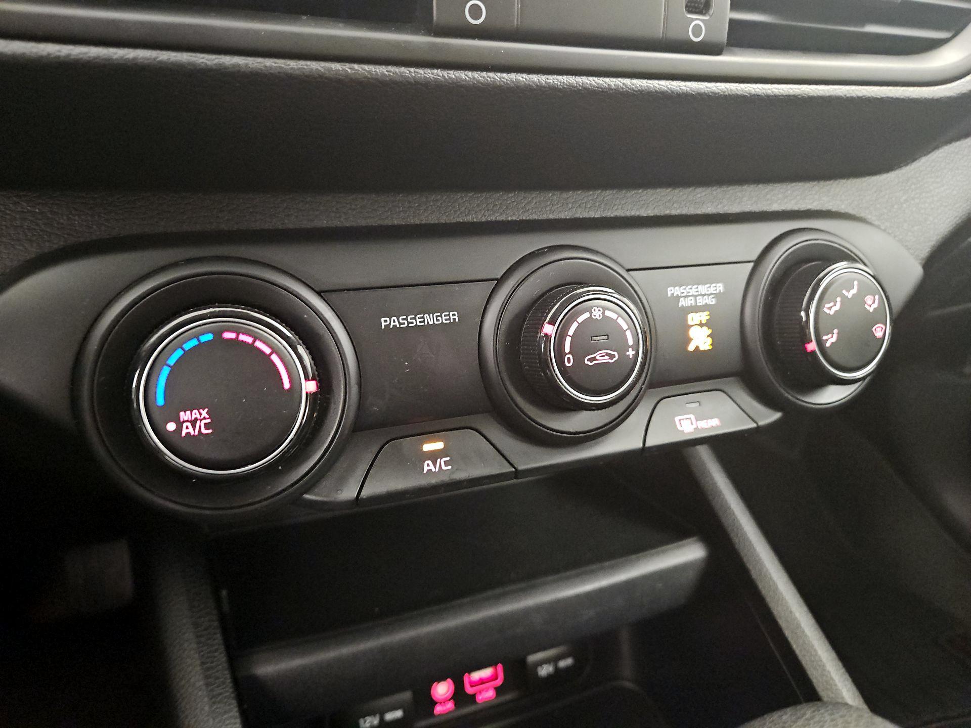 Thumbnail: 2021 Kia Forte - 16