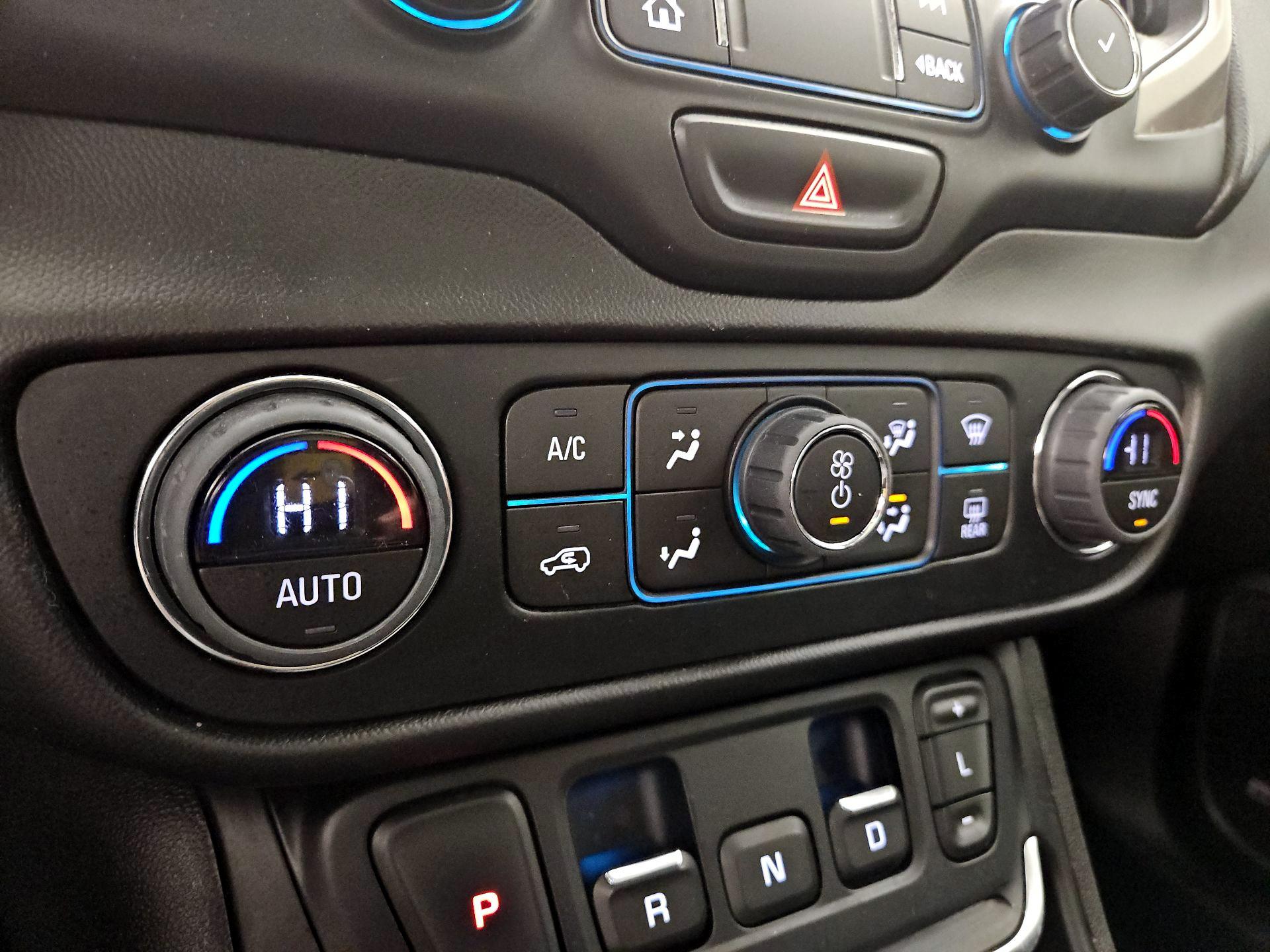 Thumbnail: 2019 GMC Terrain - 17