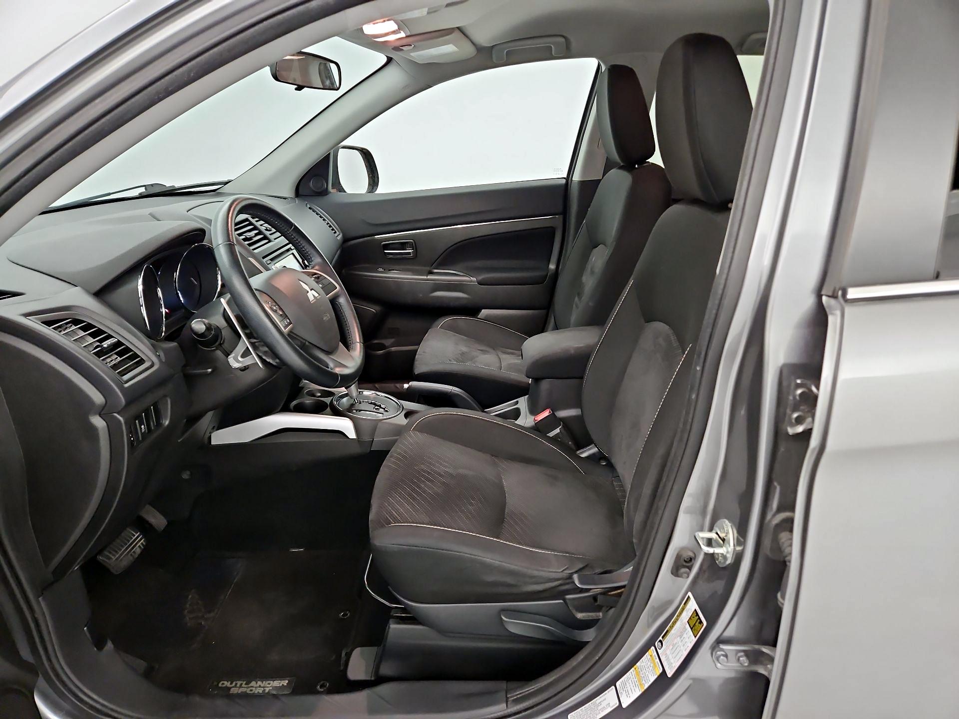 Thumbnail: 2014 Mitsubishi Outlander Sport - 11