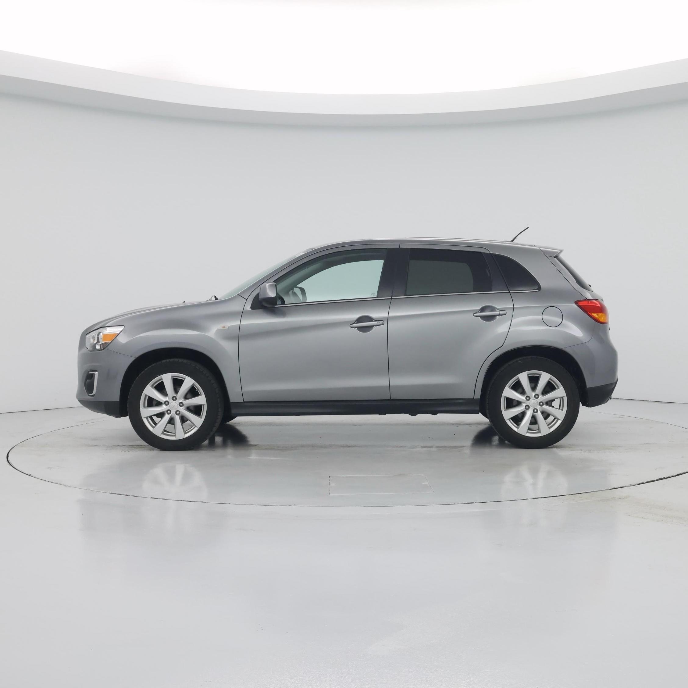 Thumbnail: 2014 Mitsubishi Outlander Sport - 3