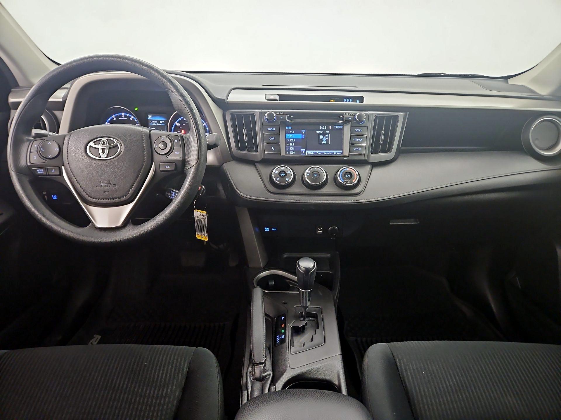 Thumbnail: 2017 Toyota RAV4 - 9