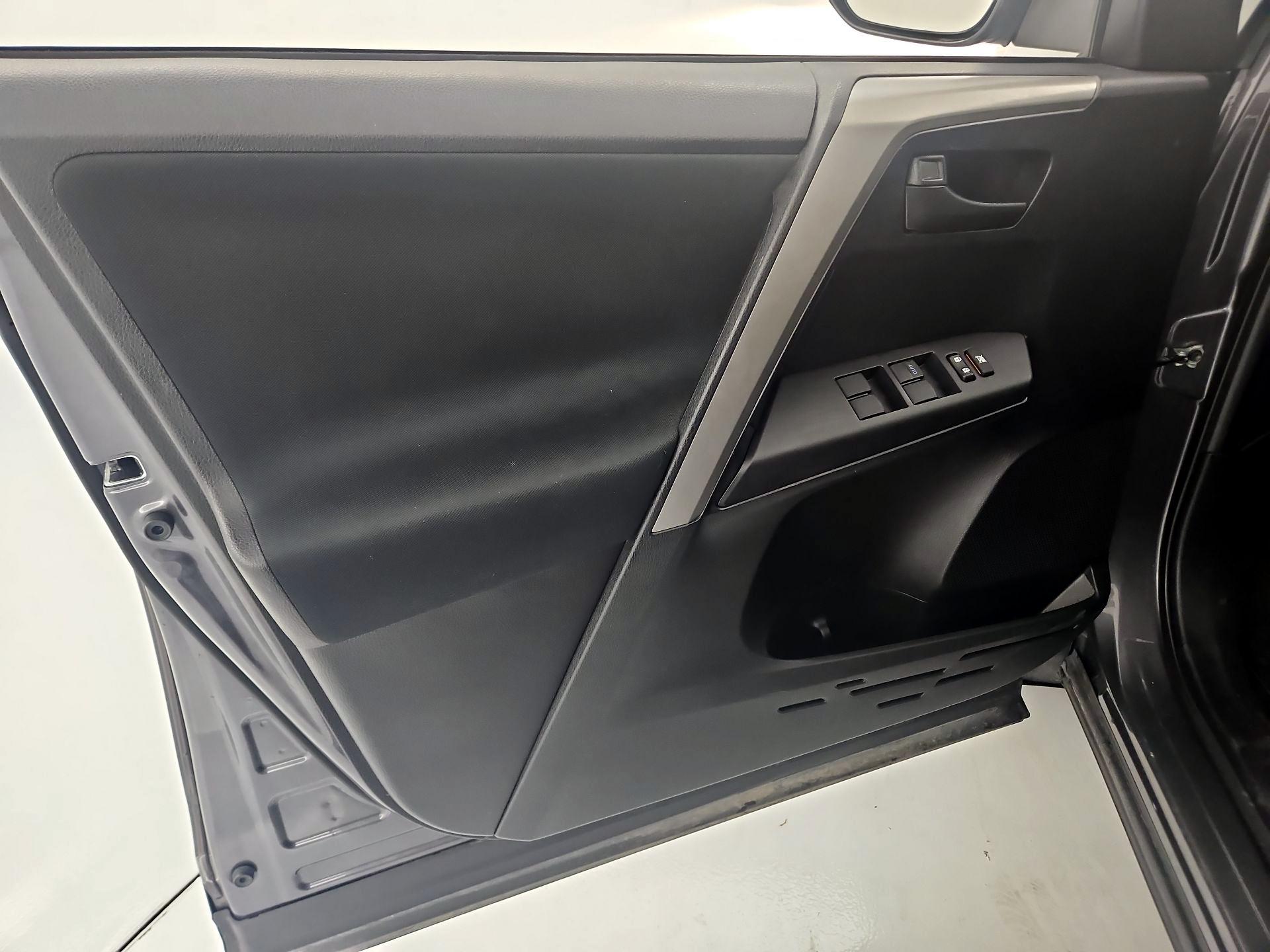 Thumbnail: 2017 Toyota RAV4 - 12