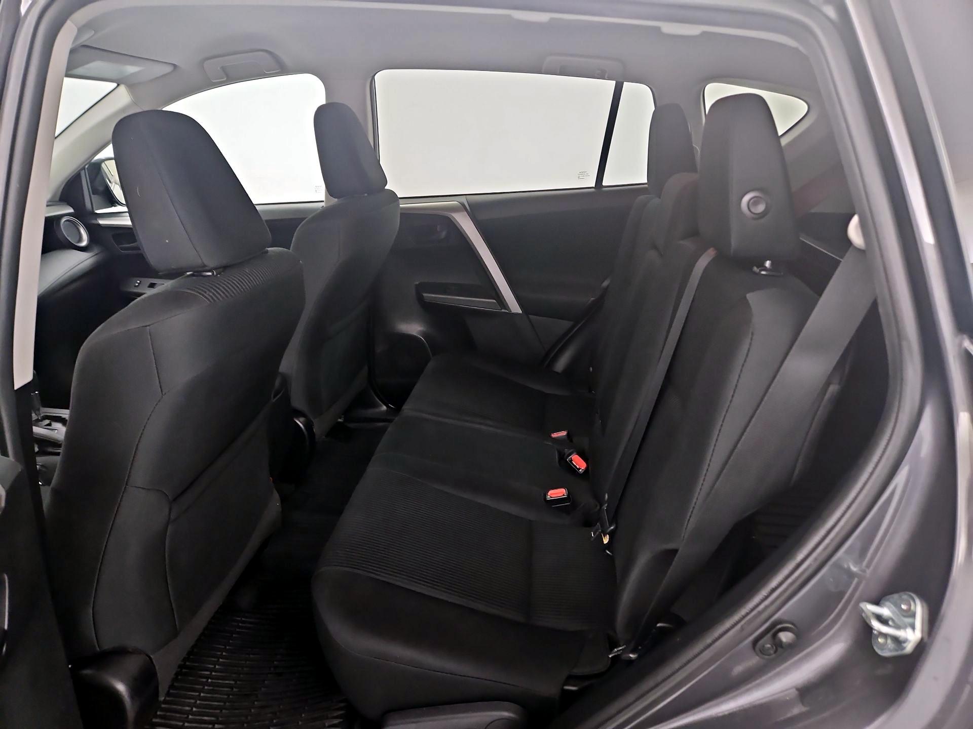 Thumbnail: 2017 Toyota RAV4 - 19