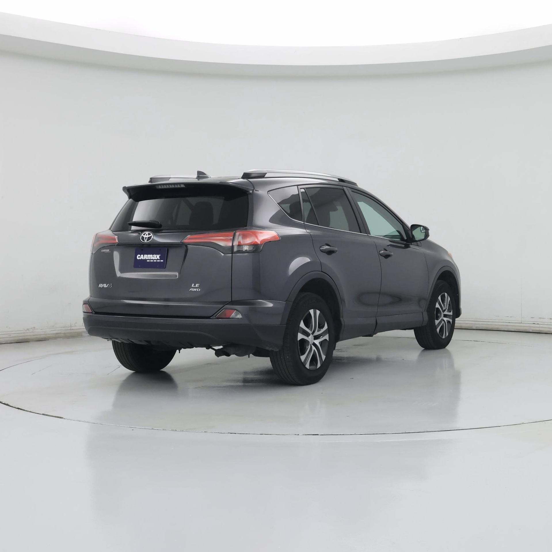 Thumbnail: 2017 Toyota RAV4 - 8
