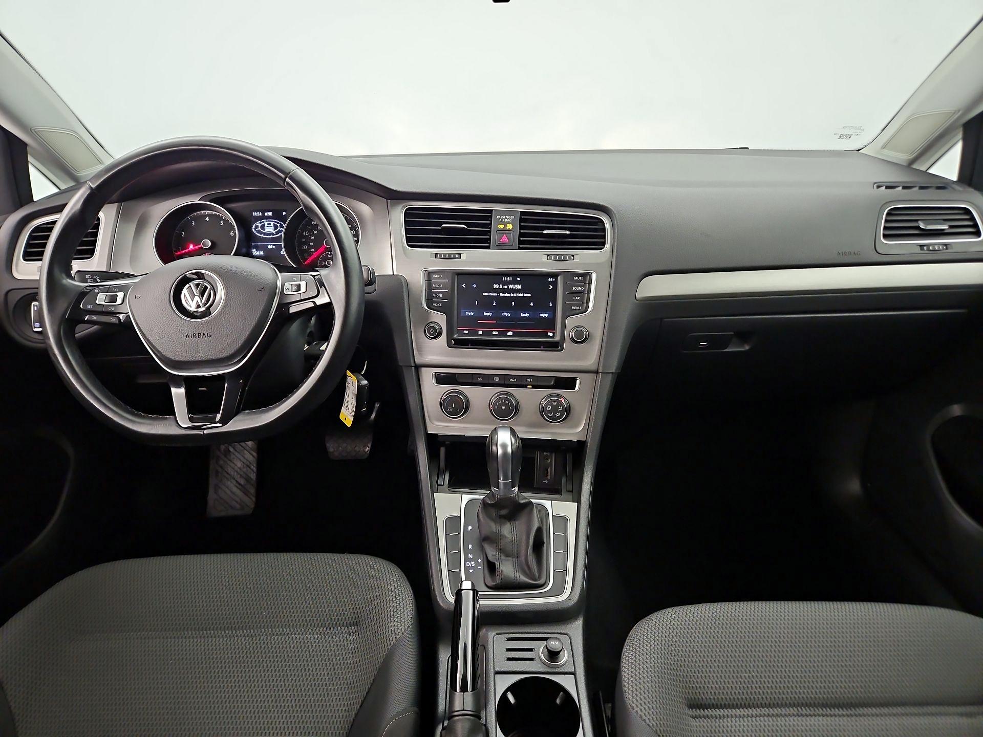 Thumbnail: 2016 Volkswagen Golf - 9