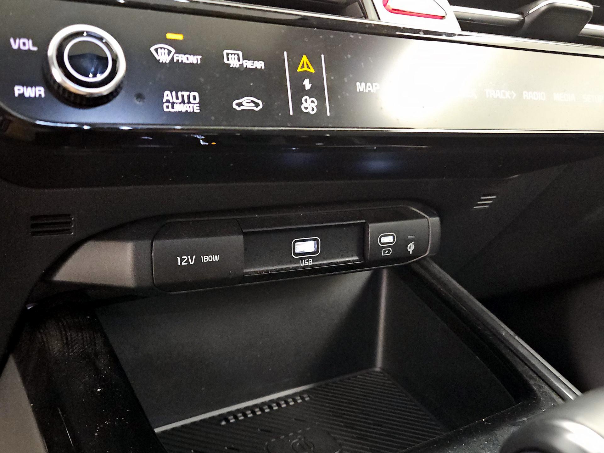 Thumbnail: 2023 Kia Niro - 19