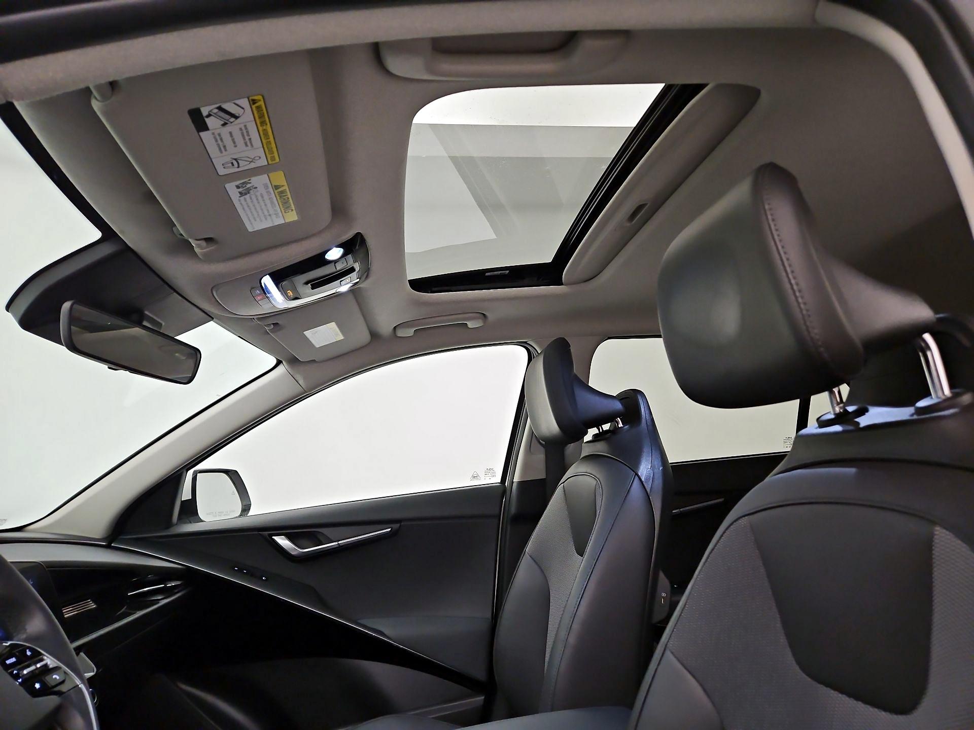 Thumbnail: 2023 Kia Niro - 20