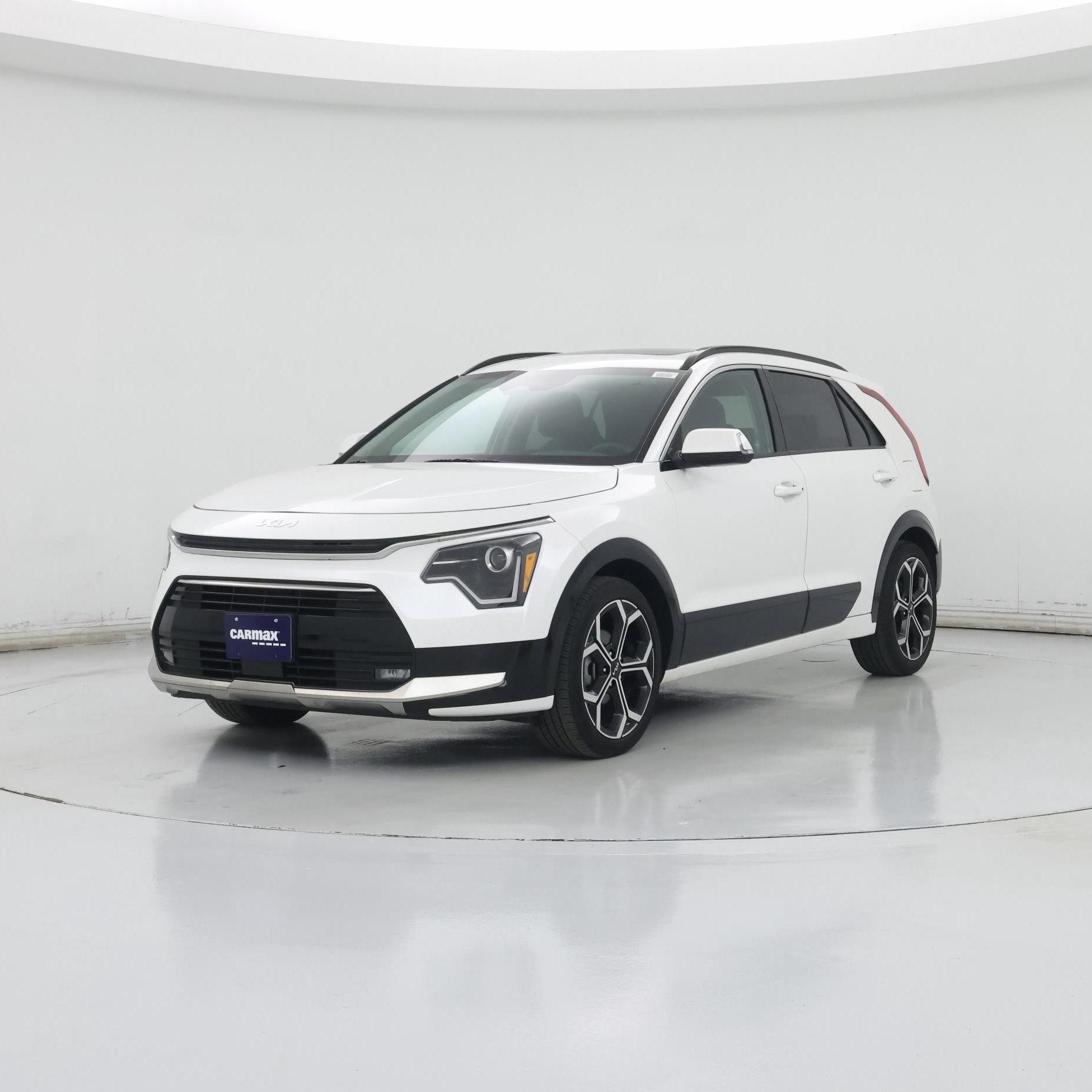 Thumbnail: 2023 Kia Niro - 4
