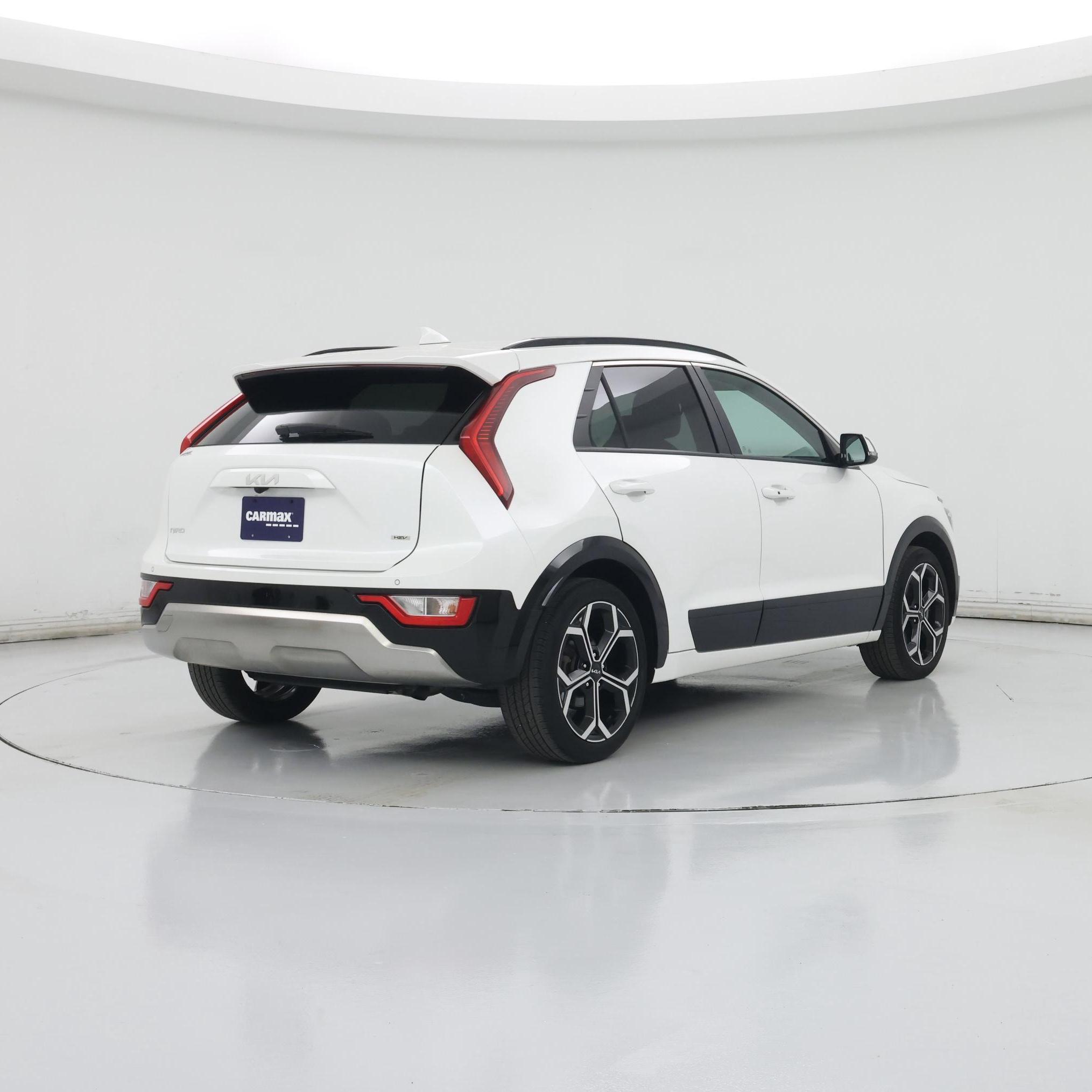 Thumbnail: 2023 Kia Niro - 8