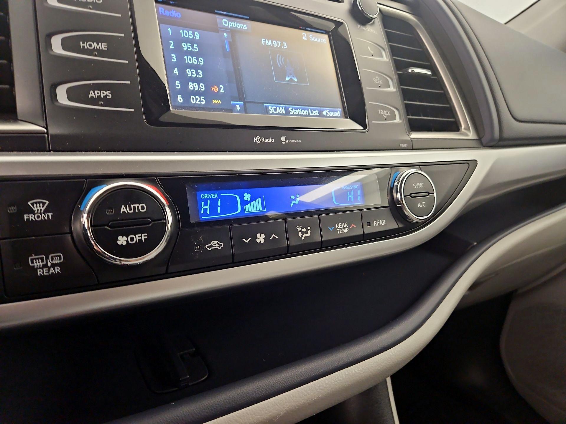 Thumbnail: 2015 Toyota Highlander - 16