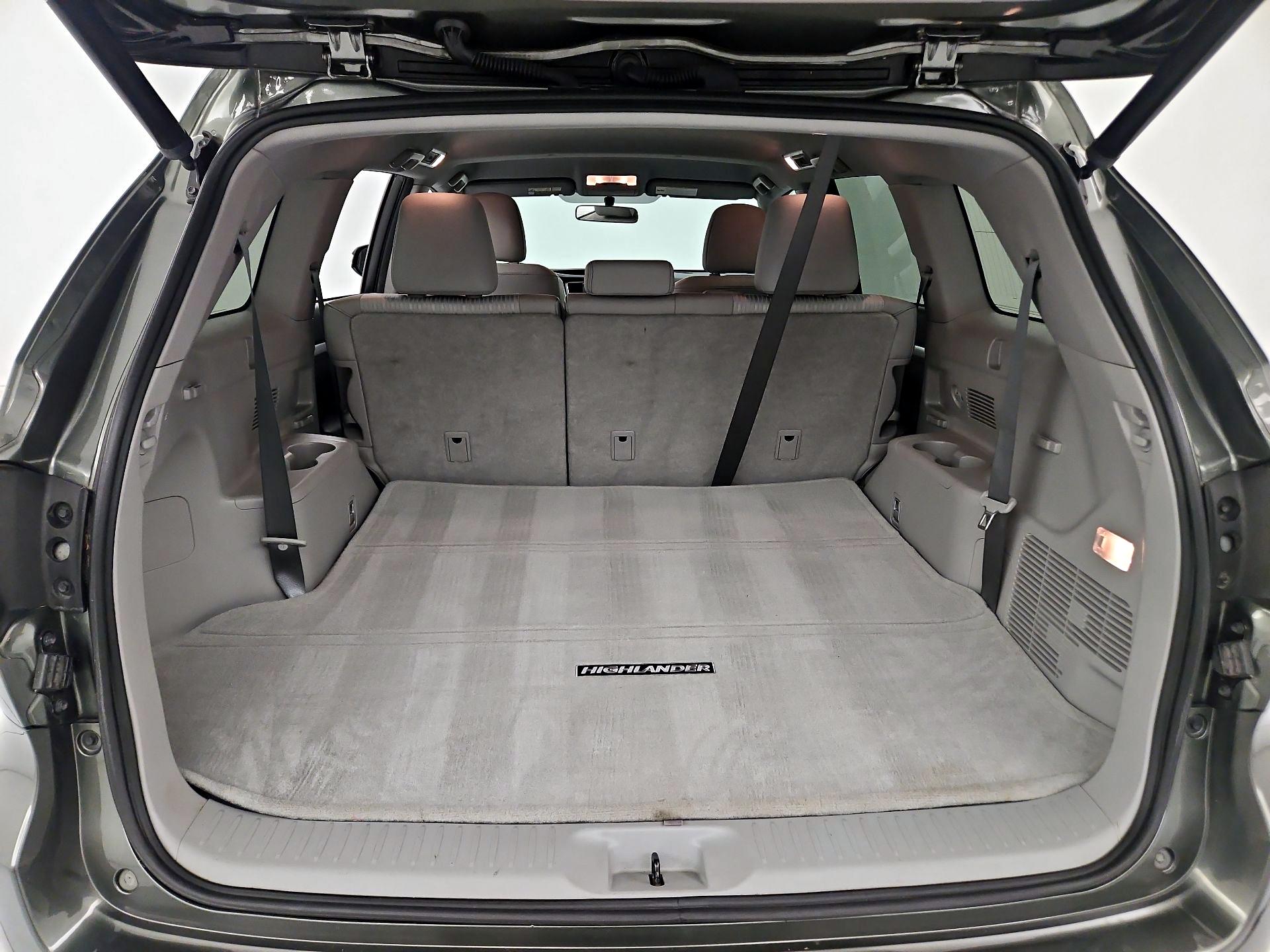 Thumbnail: 2015 Toyota Highlander - 20