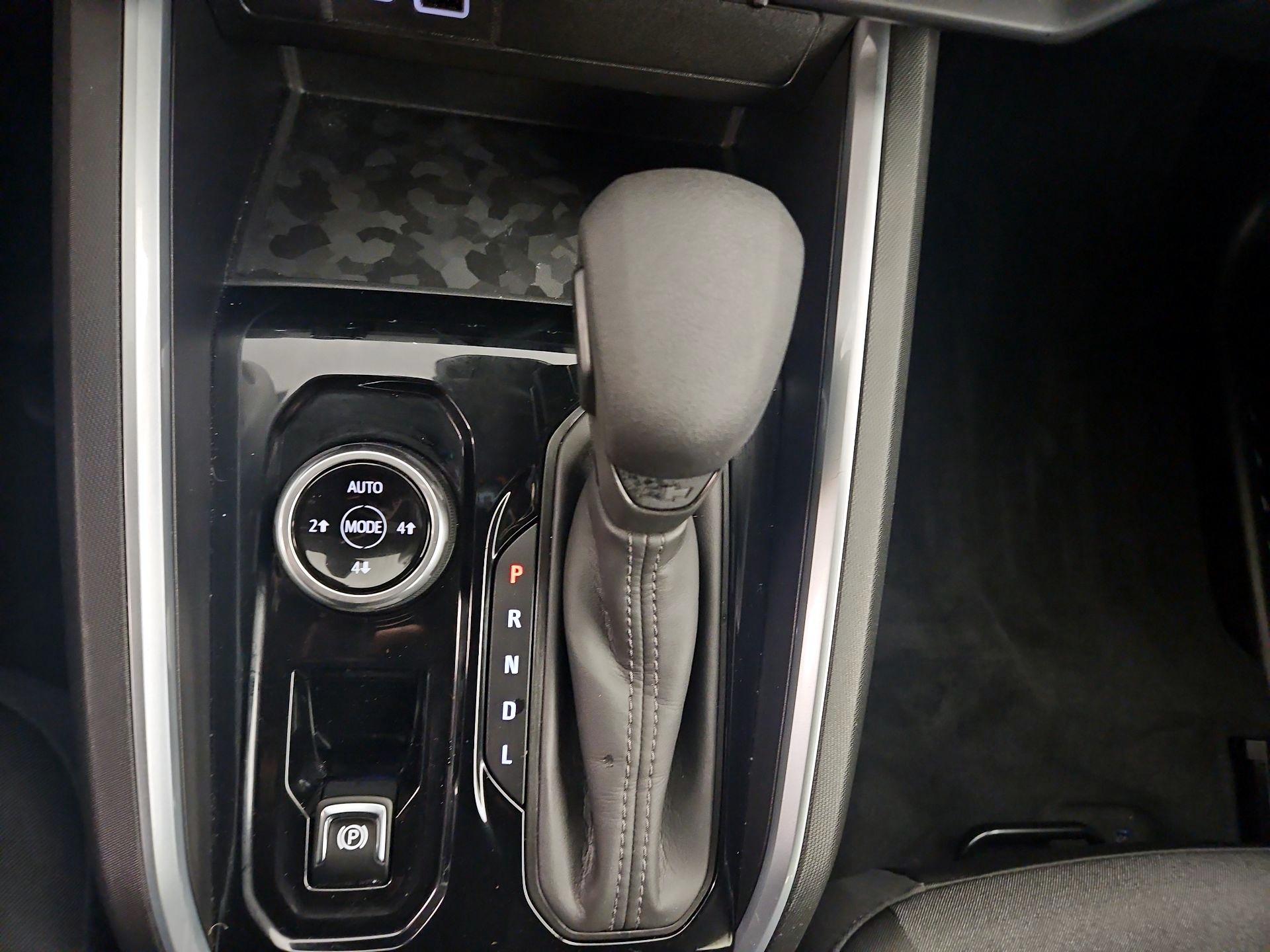 Thumbnail: 2023 Chevrolet Colorado - 16