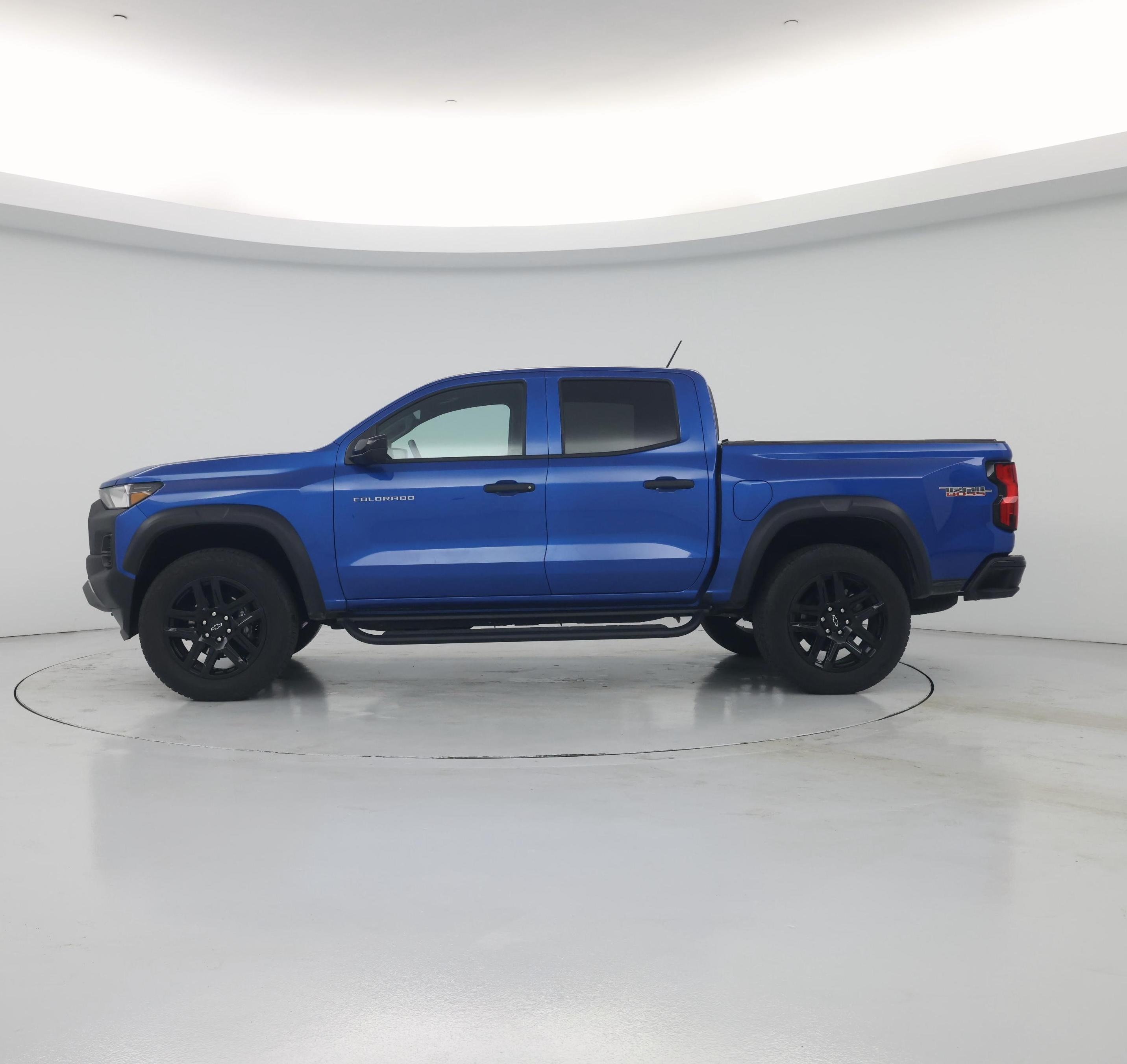 Thumbnail: 2023 Chevrolet Colorado - 3